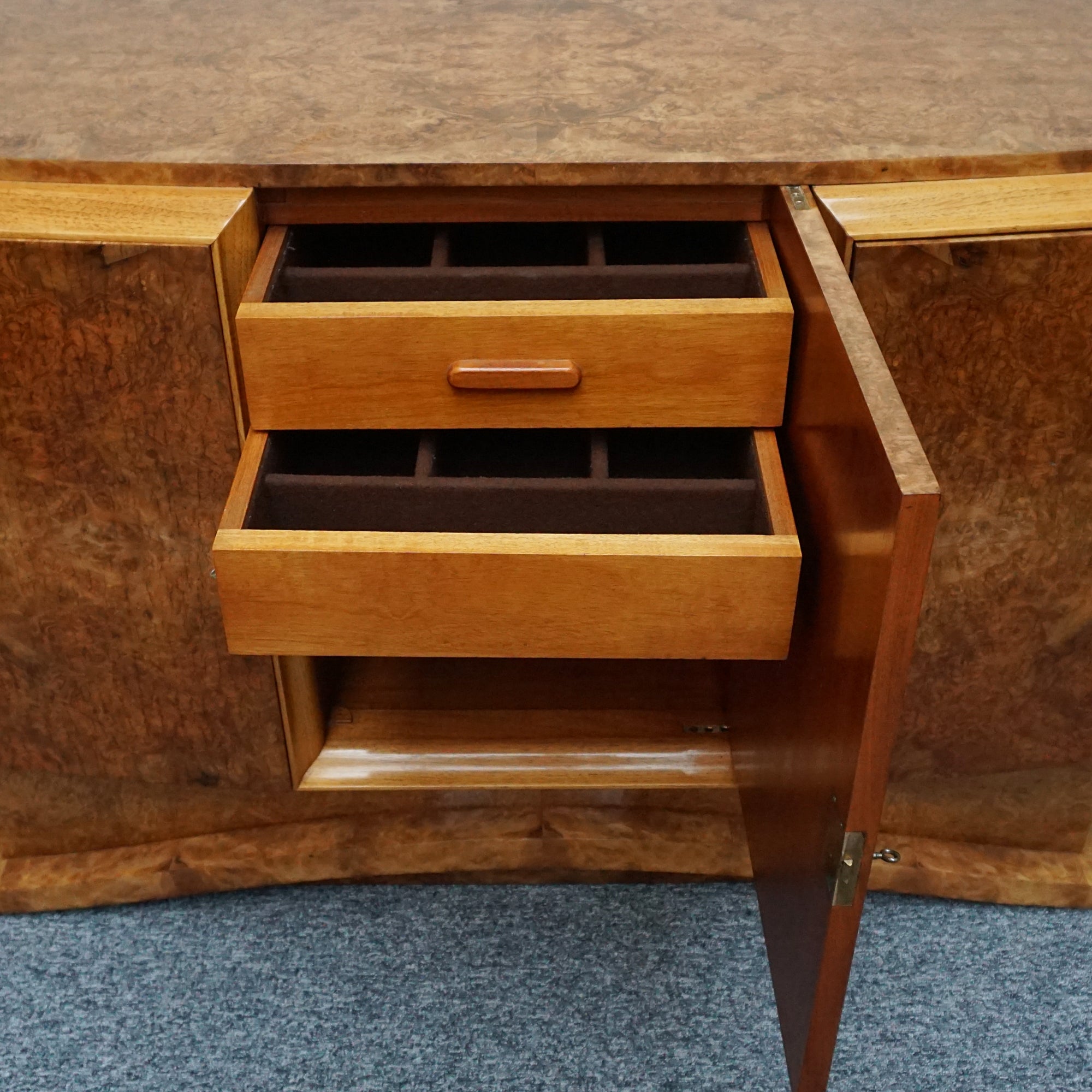 Art Deco 1930's Hille Designer Side Board in Burr Walnut - Jeroen Markies Art Deco