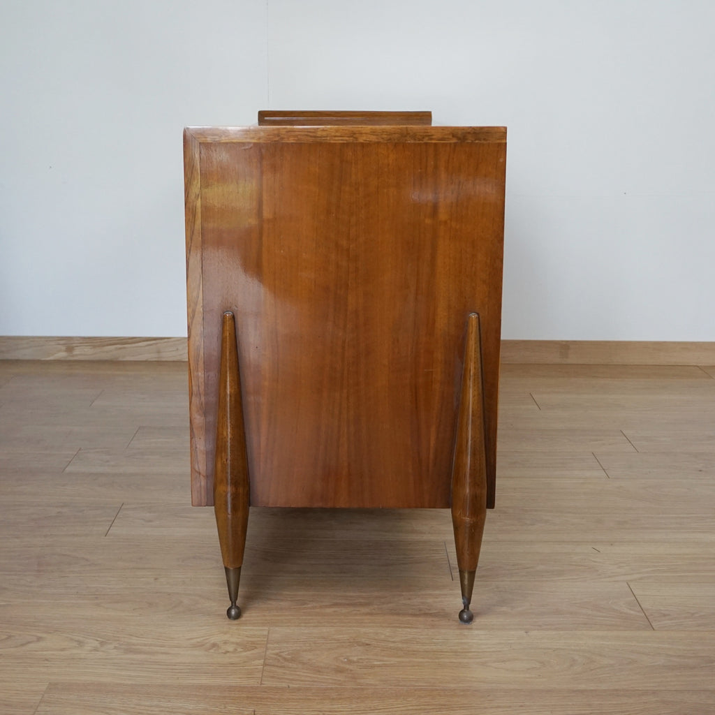 Mid-Century Walnut 'Auburn' Sideboard by Kent Coffey - Jeroen Markies Art Deco