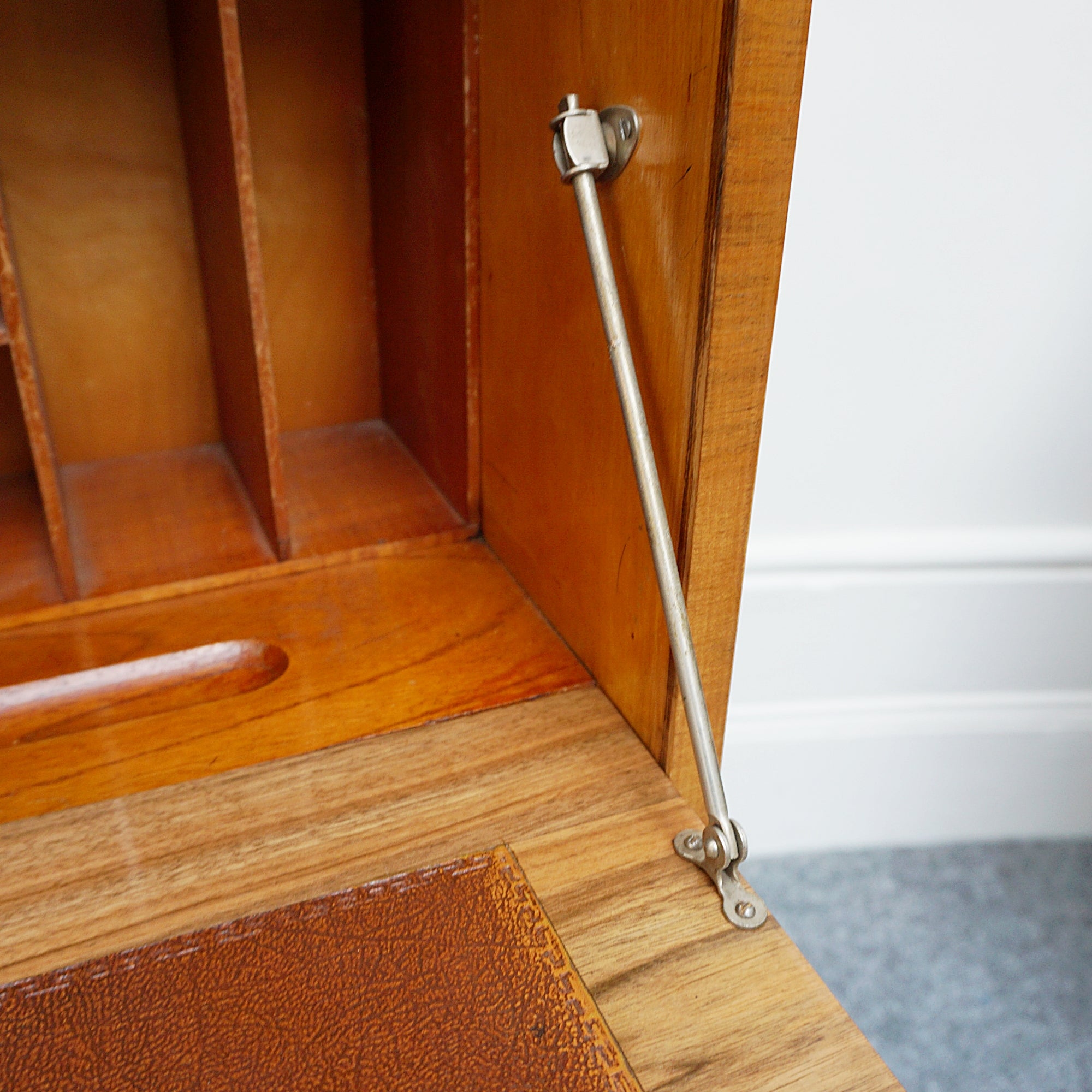 Vintage Art Deco Skyscraper Bookcase - Jeroen Markies Art Deco