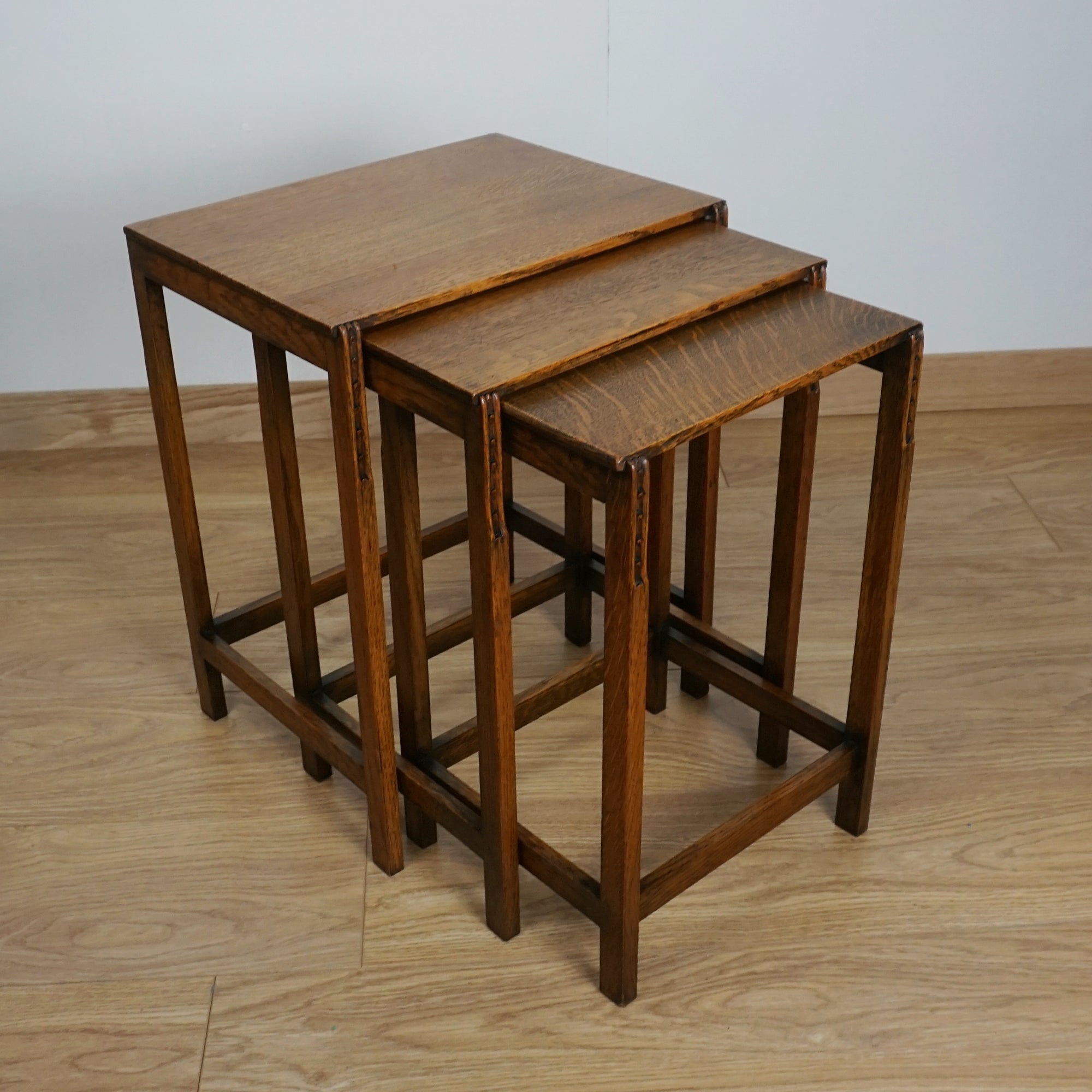 Arts & Crafts Nest of Three Tables - Solid Oak - Jeroen Markies Art Deco