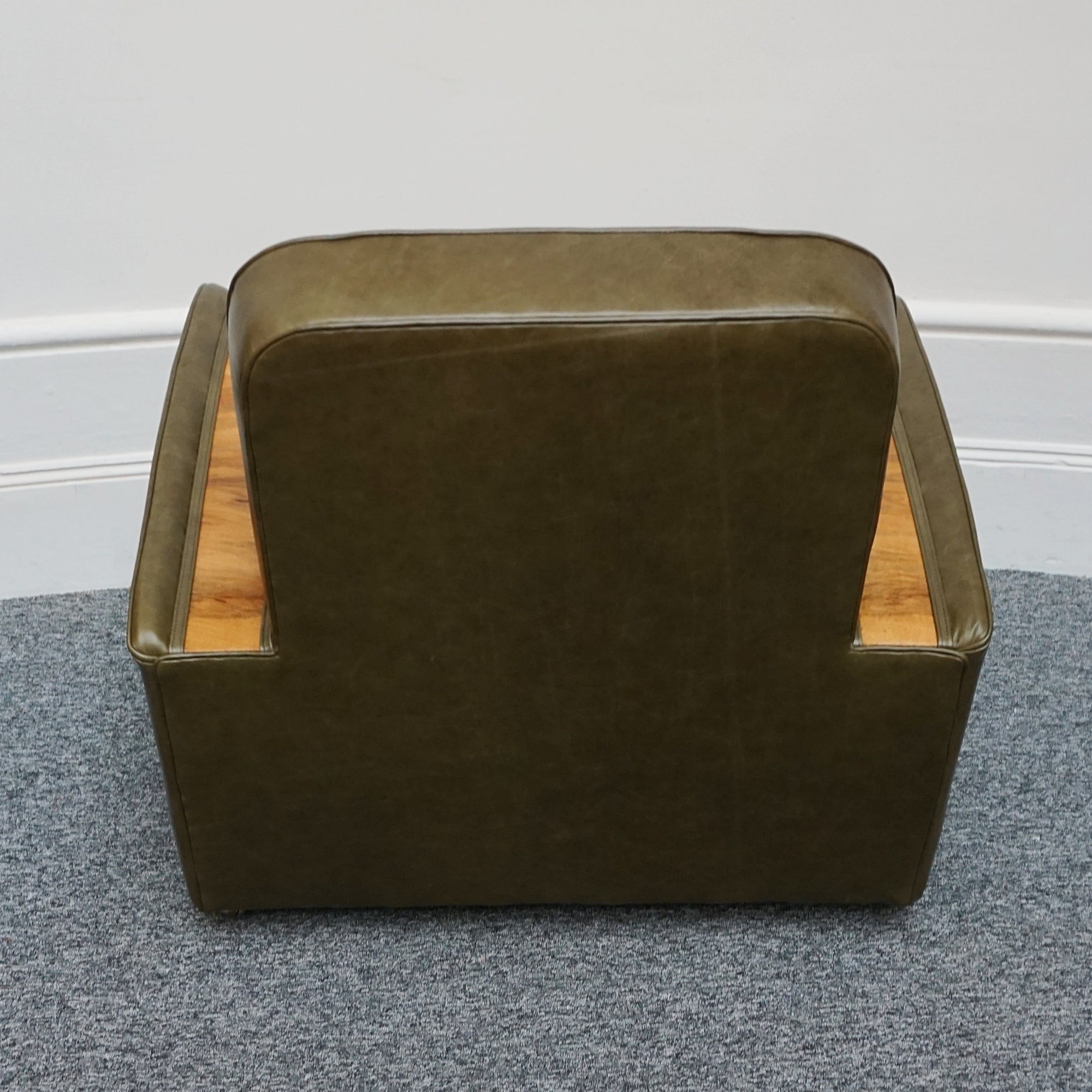 Vintage Art Deco Tank Armchairs in Green Leather with Walnut Show Wood - Jeroen Markies Art Deco