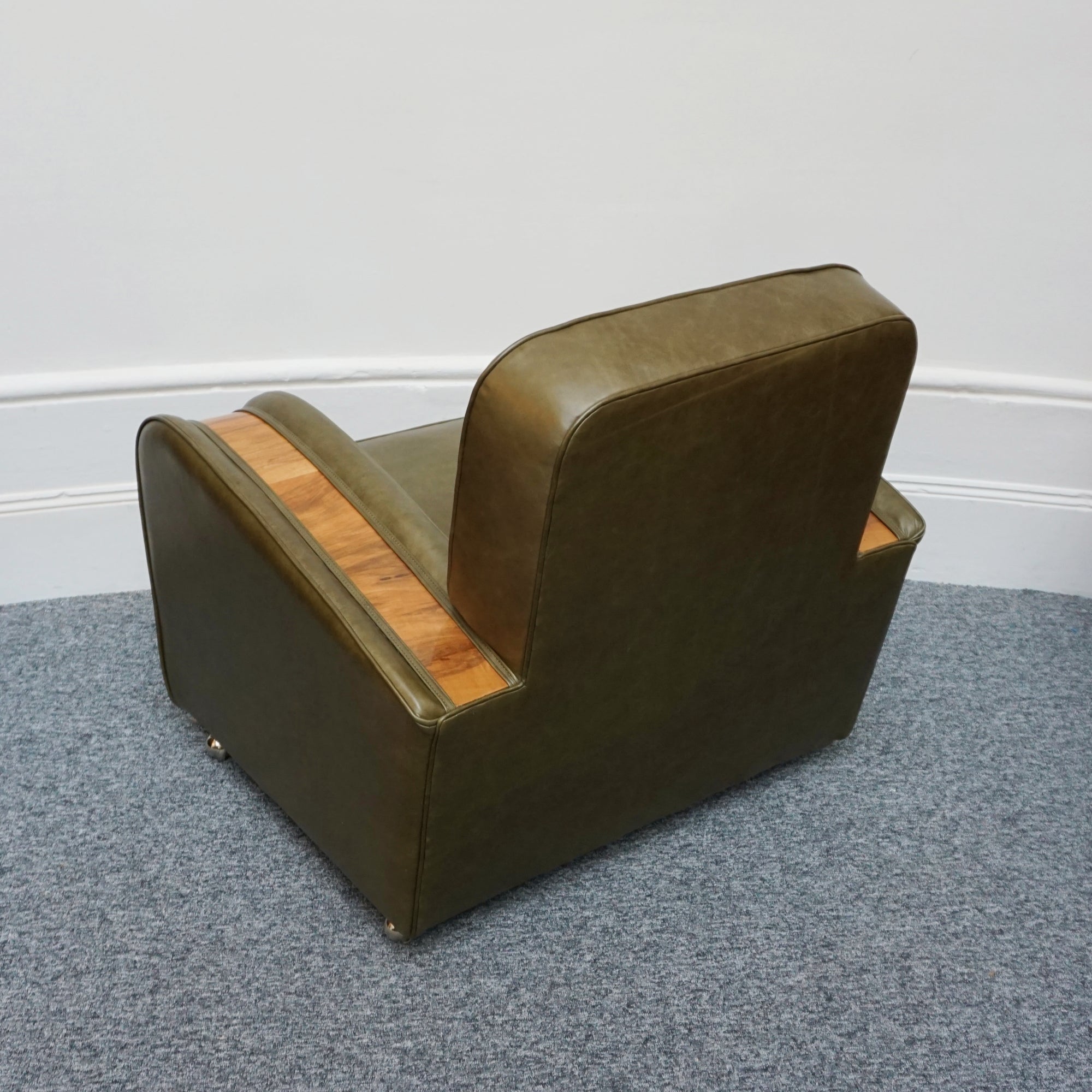 Vintage Art Deco Tank Armchairs in Green Leather with Walnut Show Wood - Jeroen Markies Art Deco