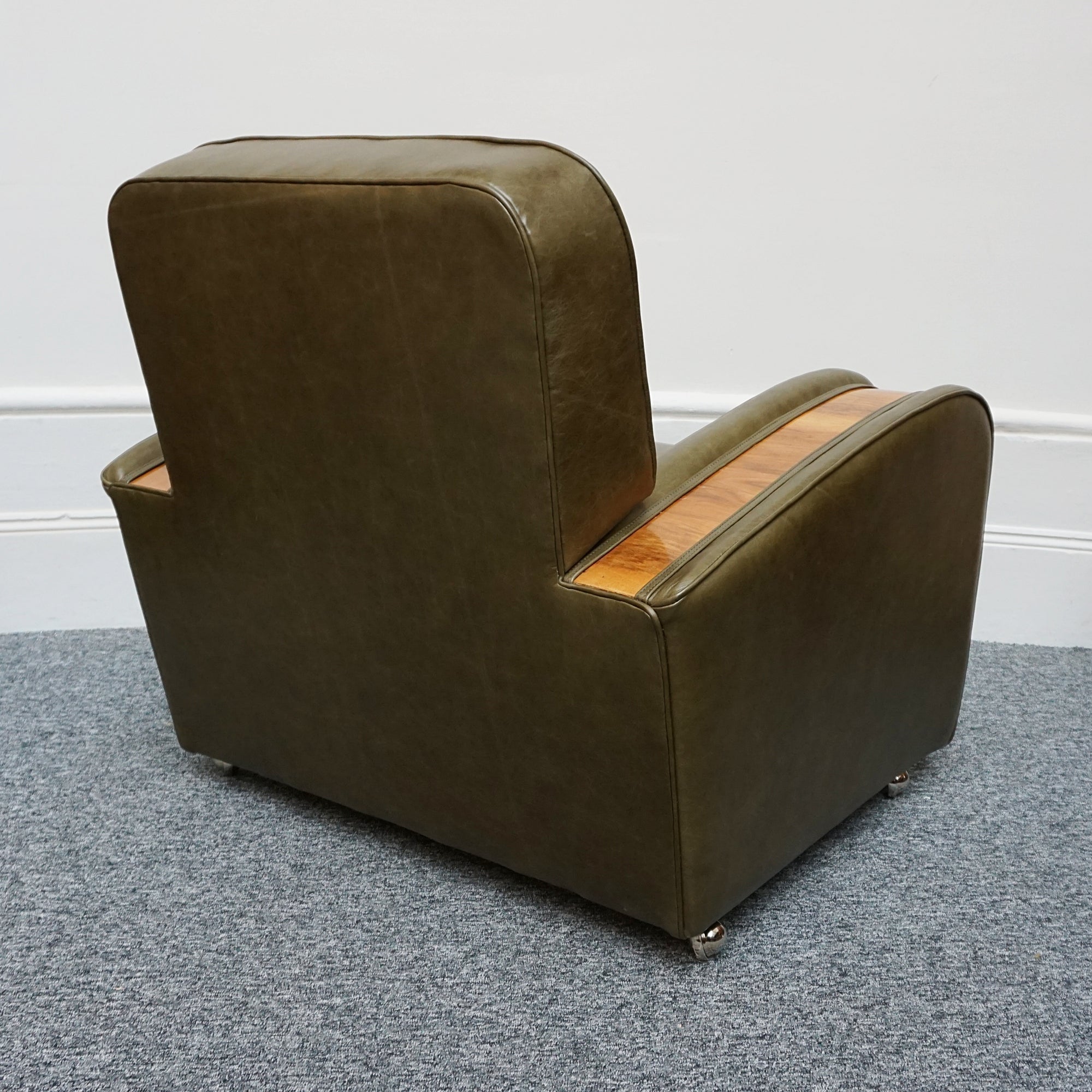 Vintage Art Deco Tank Armchairs in Green Leather with Walnut Show Wood - Jeroen Markies Art Deco