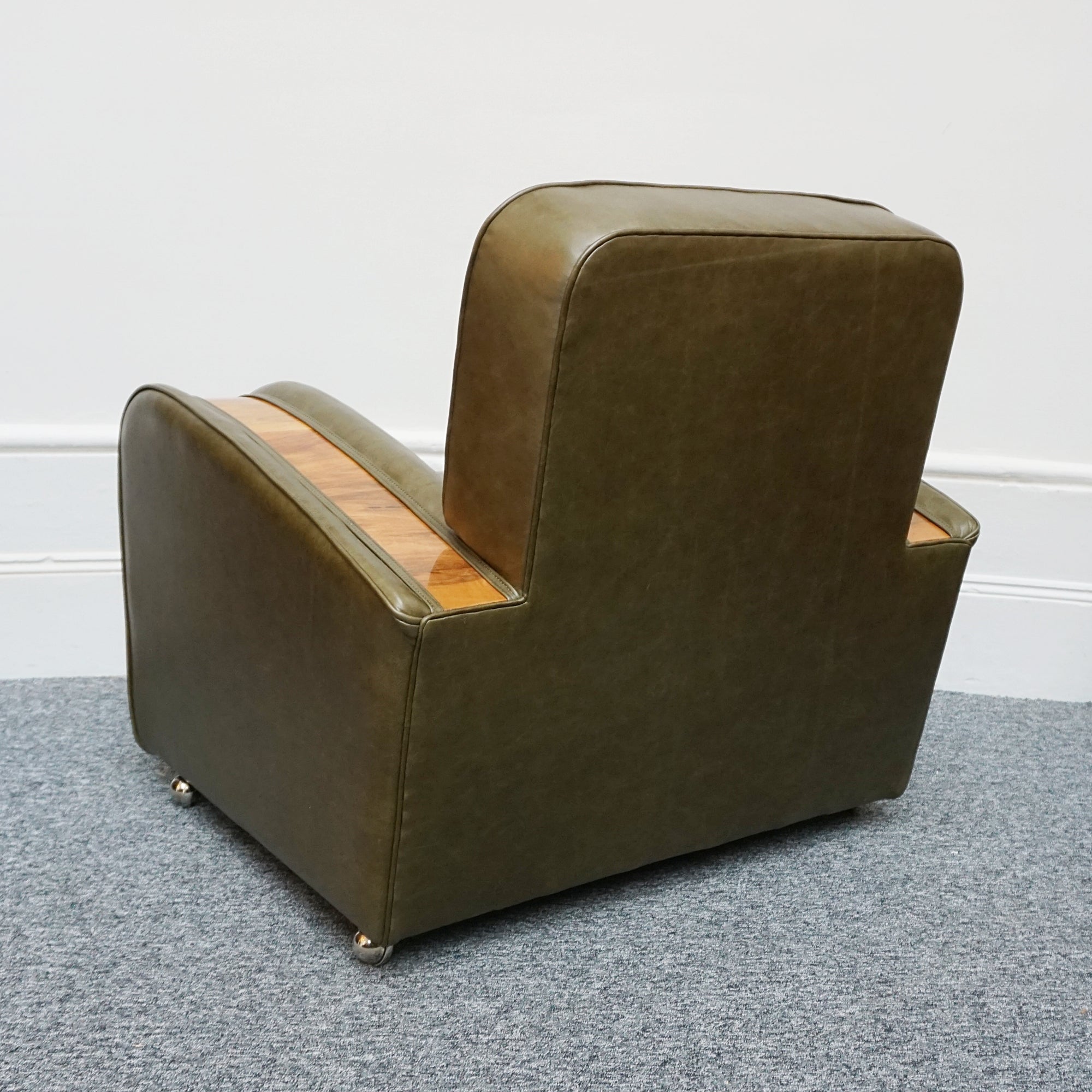 Vintage Art Deco Tank Armchairs in Green Leather with Walnut Show Wood - Jeroen Markies Art Deco