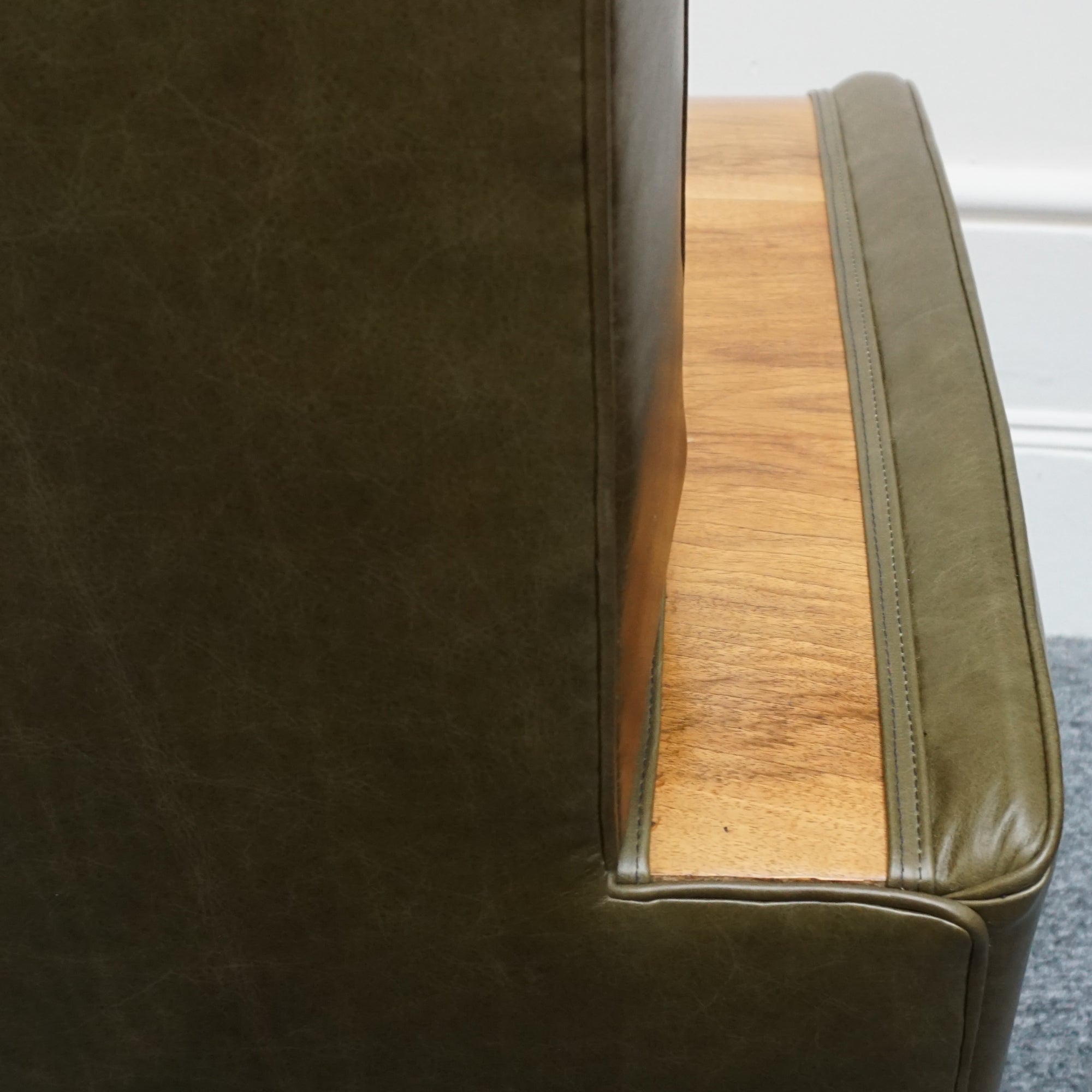 Vintage Art Deco Tank Armchairs in Green Leather with Walnut Show Wood - Jeroen Markies Art Deco