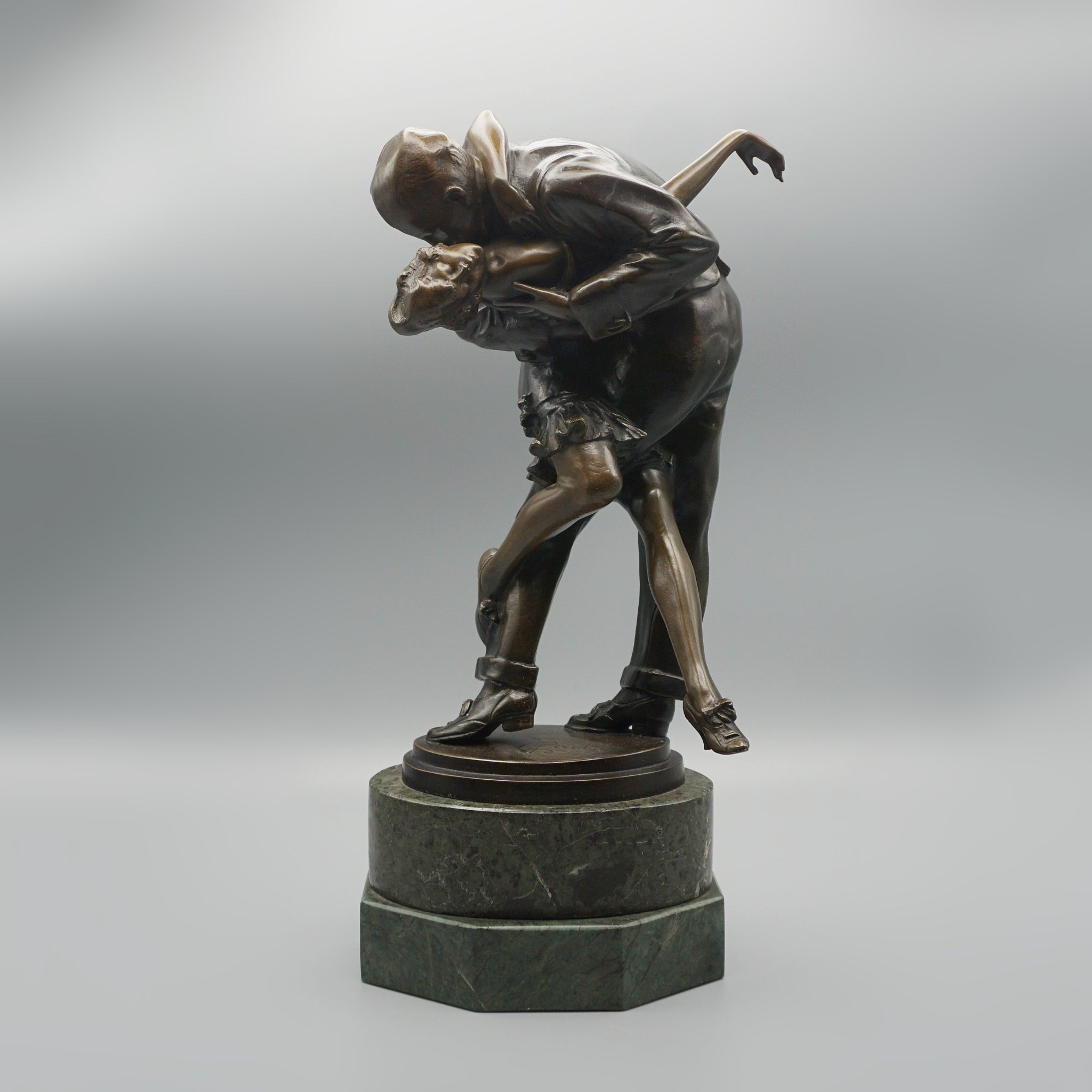 'The Kiss' Bronze Sculpture by Bruno Zach - Jeroen Markies Art Deco