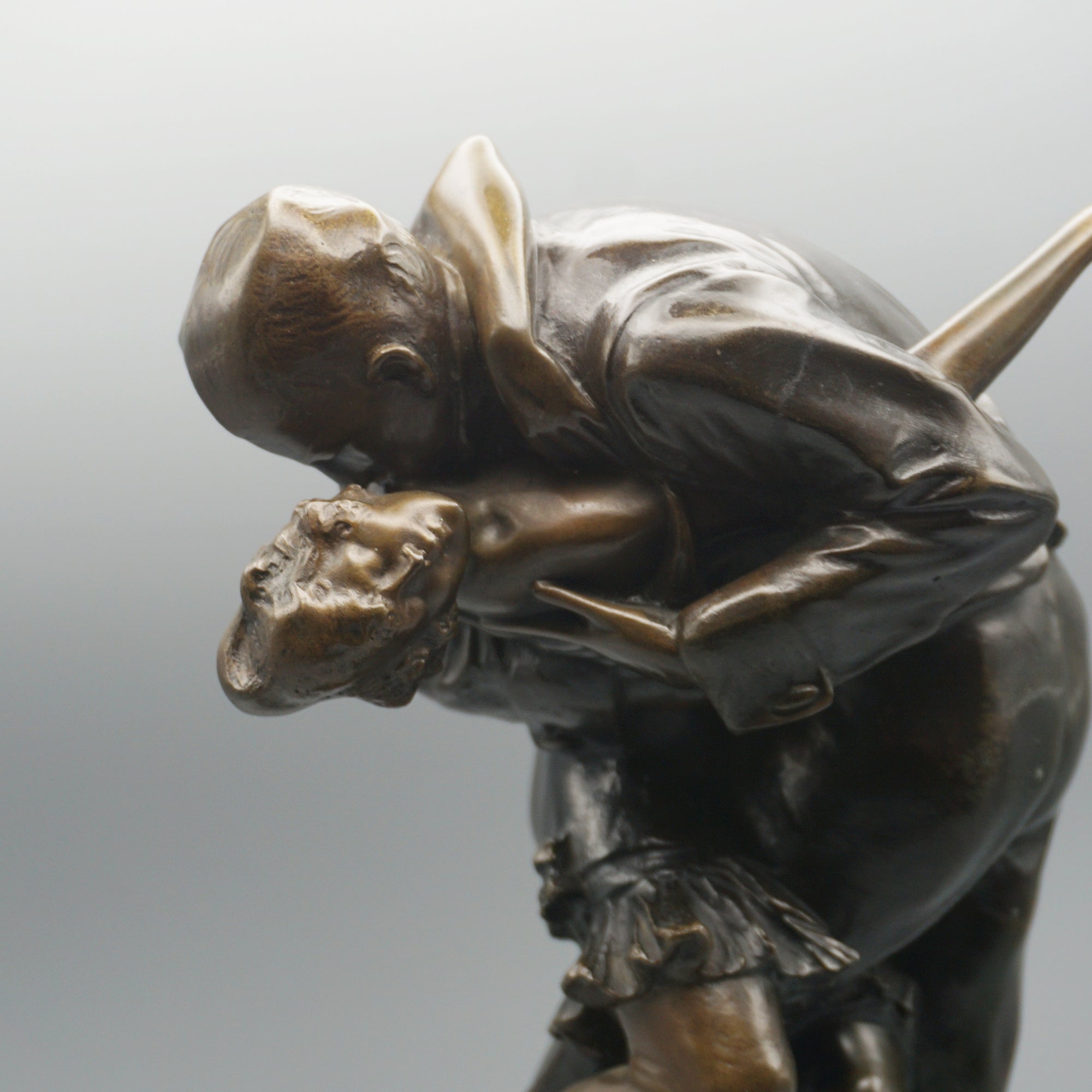 'The Kiss' Bronze Sculpture by Bruno Zach - Jeroen Markies Art Deco