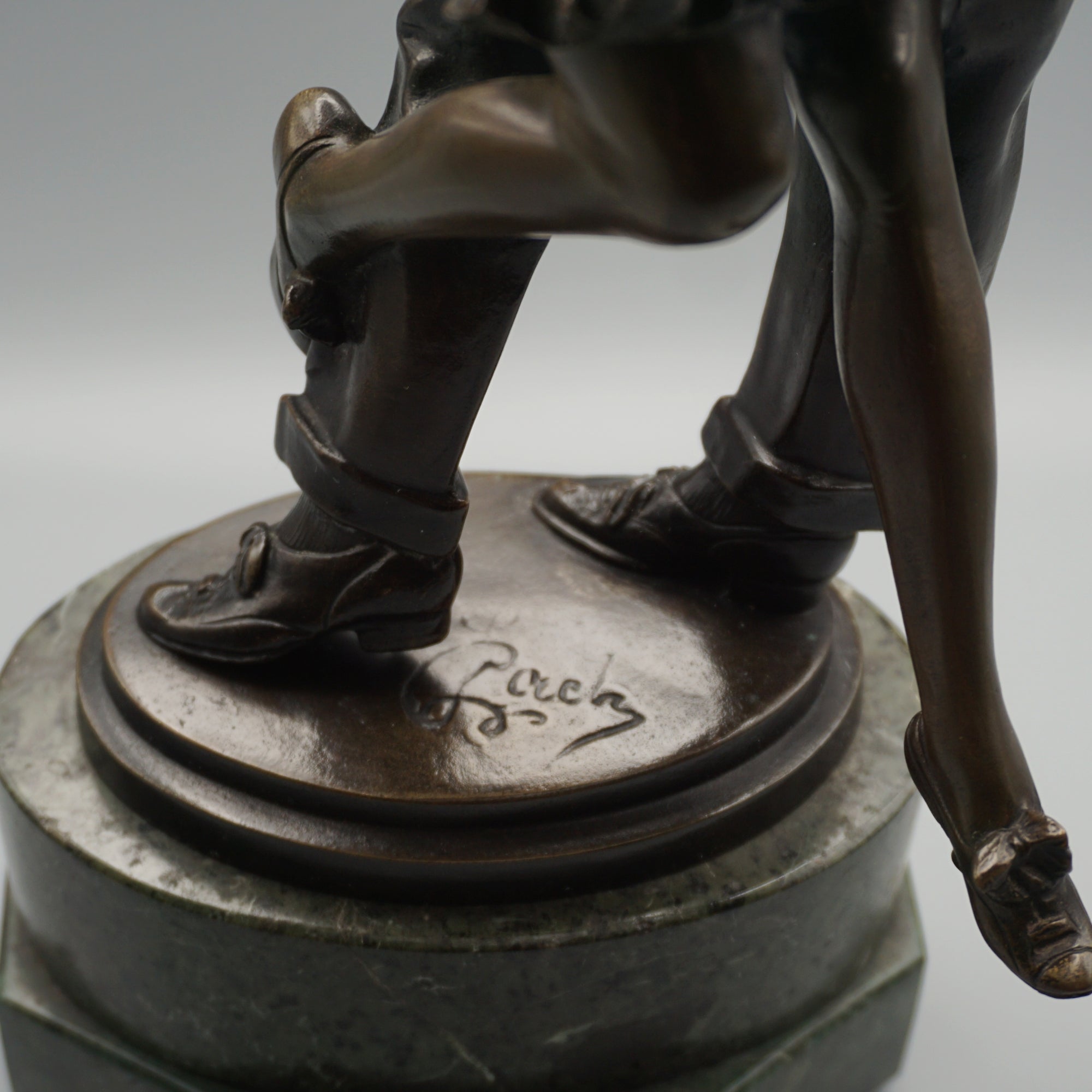 'The Kiss' Bronze Sculpture by Bruno Zach - Jeroen Markies Art Deco