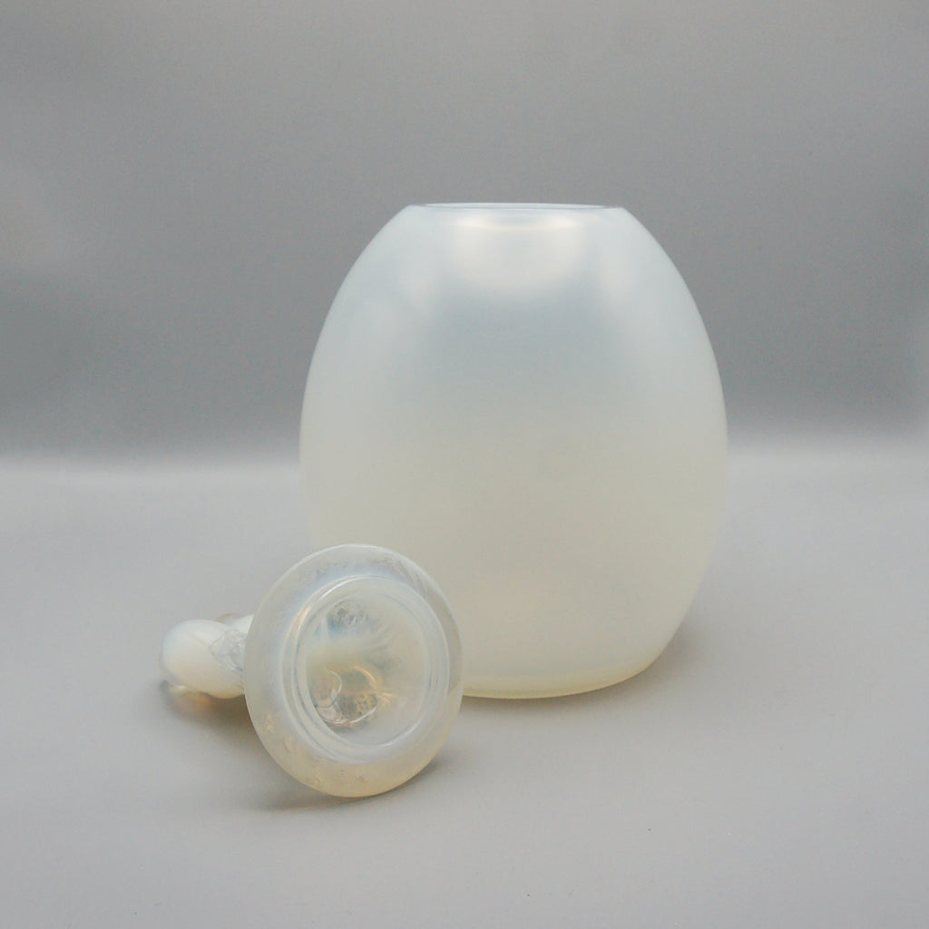 'Tourterellès' Opalescent Glass Vase by Renè Lalique