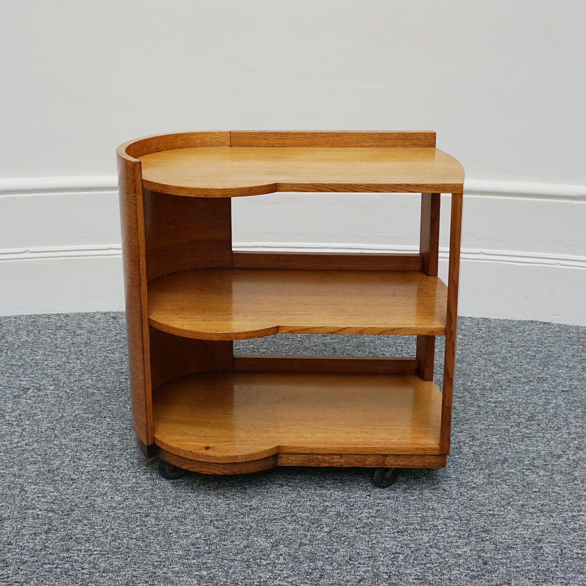 An Art Deco solid oak drinks trolley. Three tiers. 1930s drinks trolley for cocktails. - Jeroen Markies Art Deco