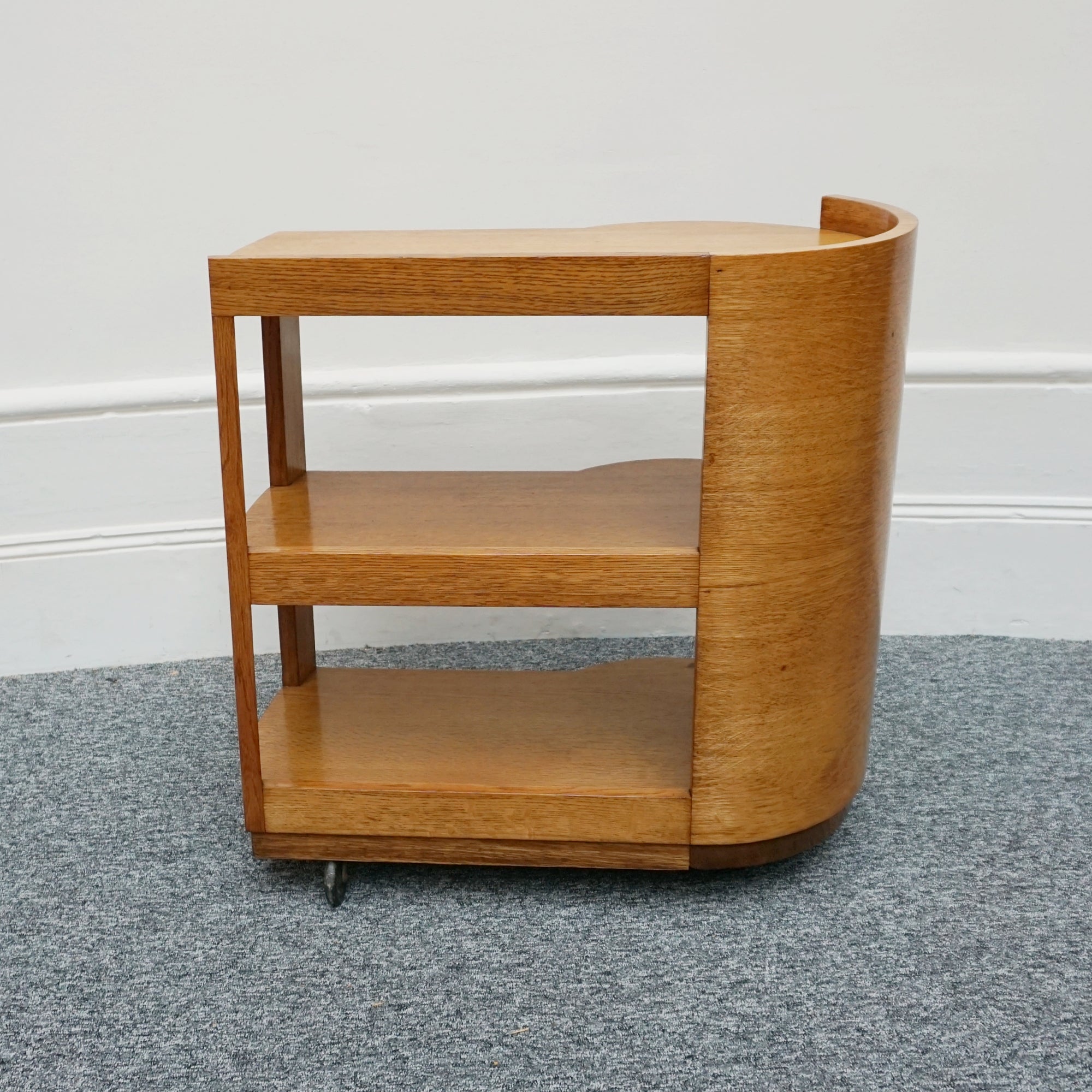An Art Deco solid oak drinks trolley. Three tiers. 1930s drinks trolley for cocktails. - Jeroen Markies Art Deco