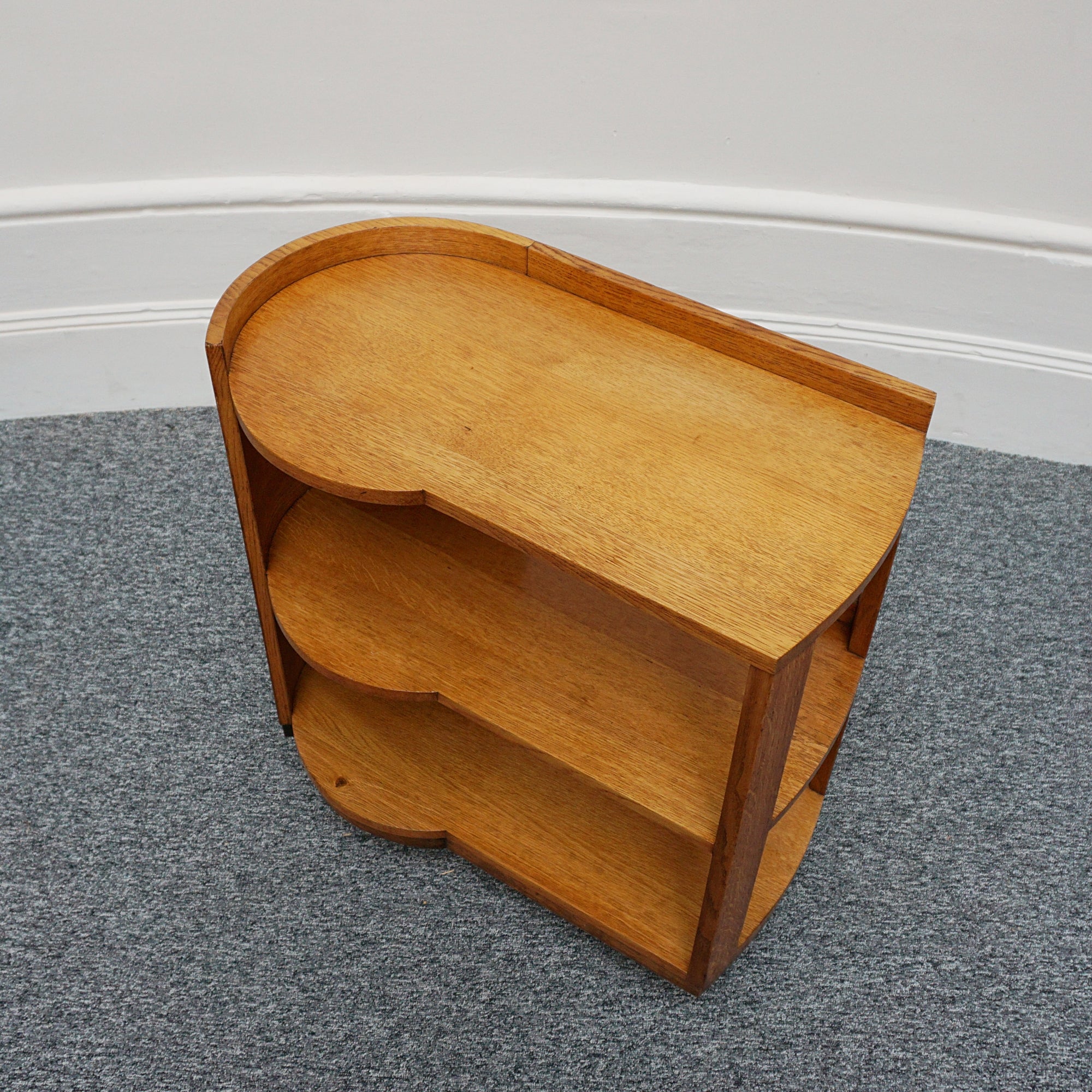 An Art Deco solid oak drinks trolley. Three tiers. 1930s drinks trolley for cocktails. - Jeroen Markies Art Deco