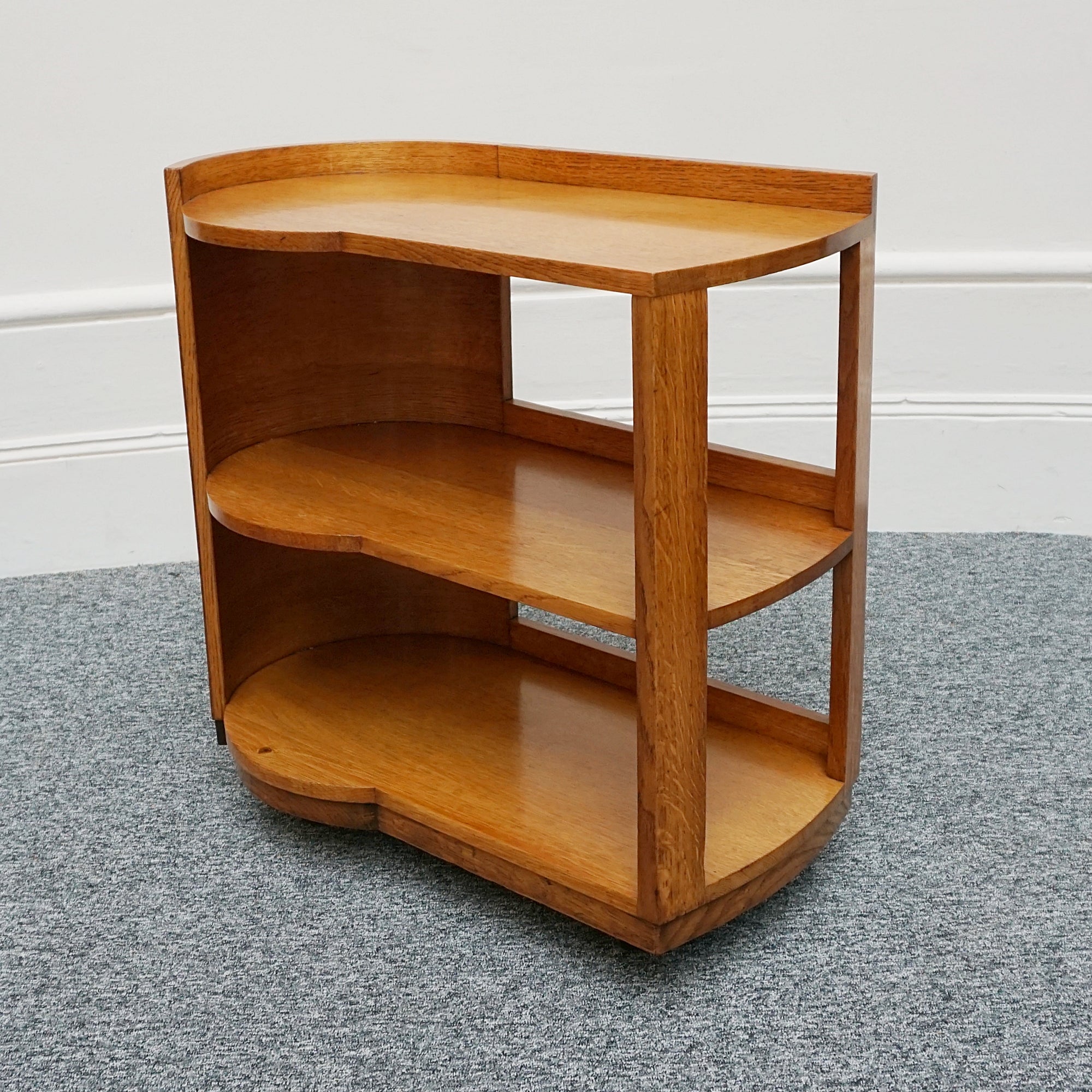 An Art Deco solid oak drinks trolley. Three tiers. 1930s drinks trolley for cocktails. - Jeroen Markies Art Deco
