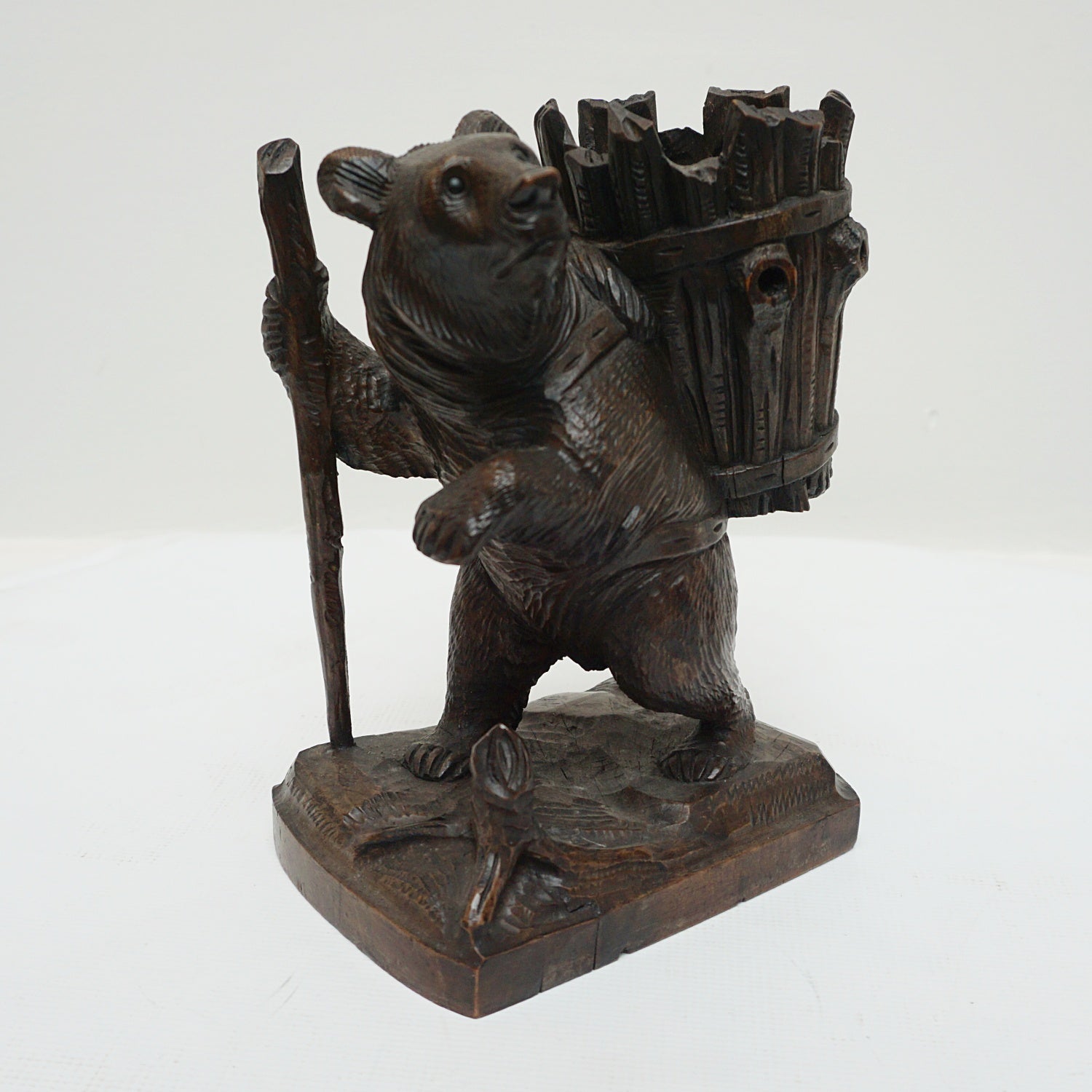 A Black Forest carved walking bearA Black Forest carved walking bear - Jeroen Markies Art Deco