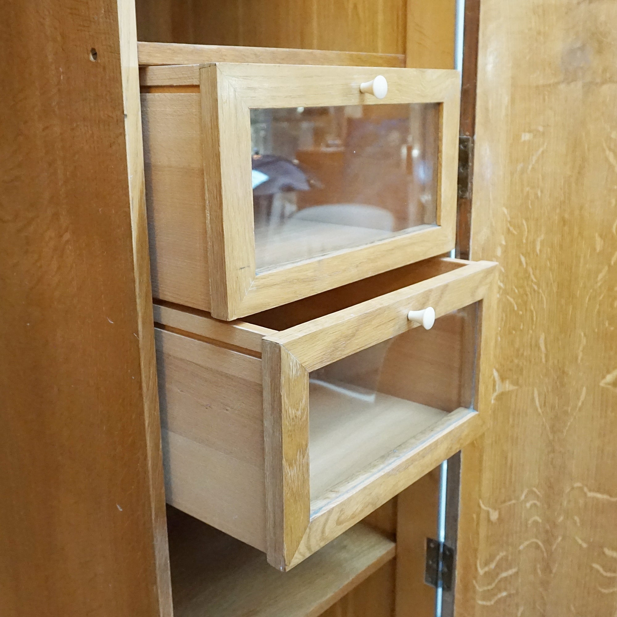 Art Deco wardrobe. Burr walnut wardrobe. 1930s furniture. solid oak vintage wardrobe. - Jeroen Markies Art Deco