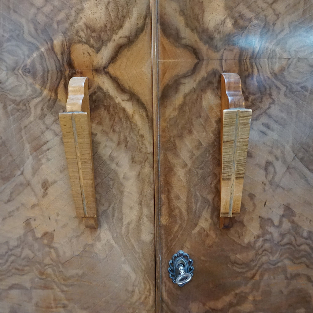 Art Deco wardrobe. Burr walnut wardrobe. 1930s furniture. solid oak vintage wardrobe. - Jeroen Markies Art Deco