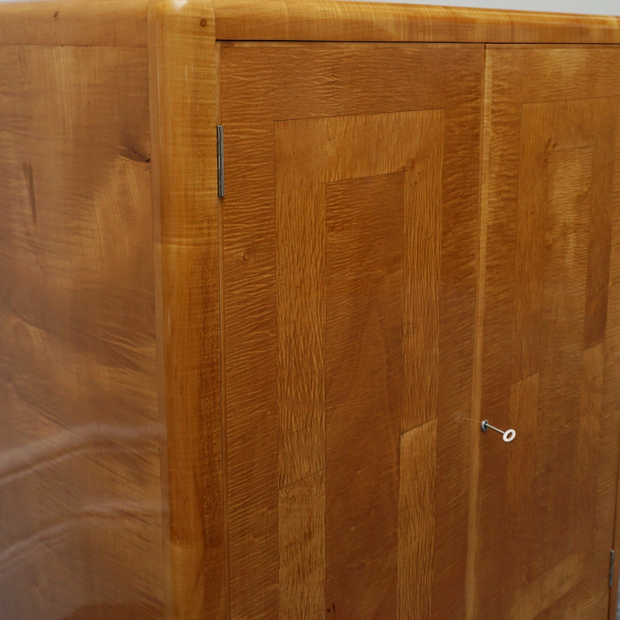 Art Deco Satin Birch Cabinet by Betty Joel - Jeroen Markies Art Deco 