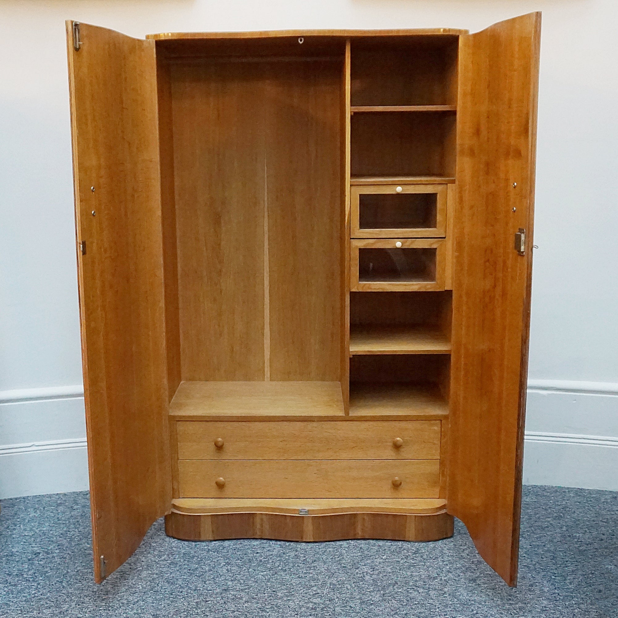Art Deco wardrobe. Burr walnut wardrobe. 1930s furniture. solid oak vintage wardrobe. - Jeroen Markies Art Deco