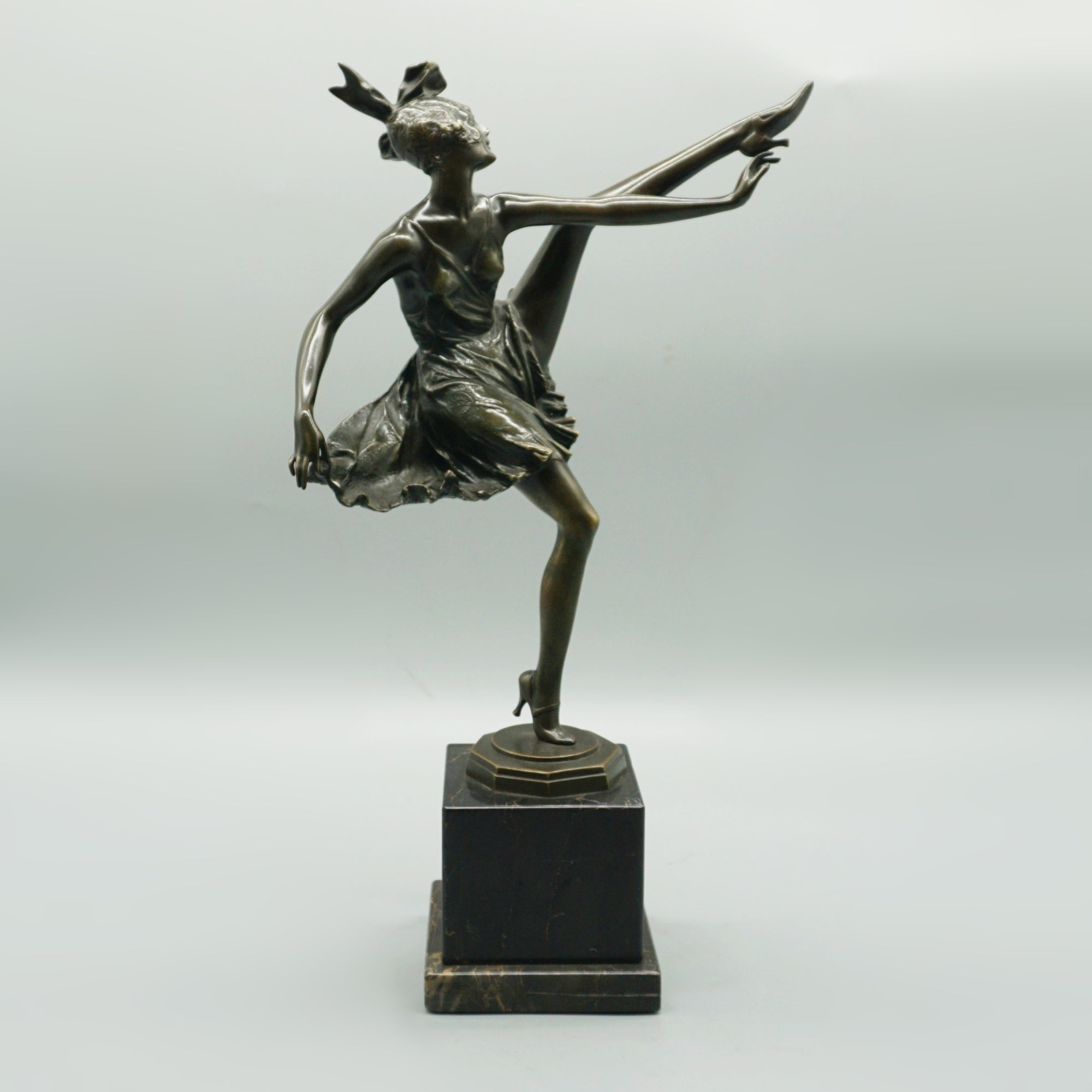 'High Kick' Art Deco Bronze Sculpture by Bruno Zach - Jeroen Markies Art Deco