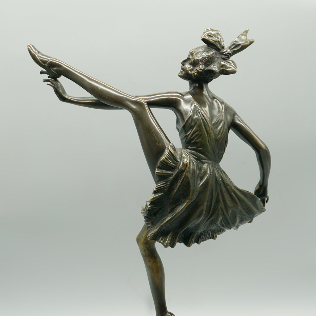 'High Kick' Art Deco Bronze Sculpture by Bruno Zach - Jeroen Markies Art Deco