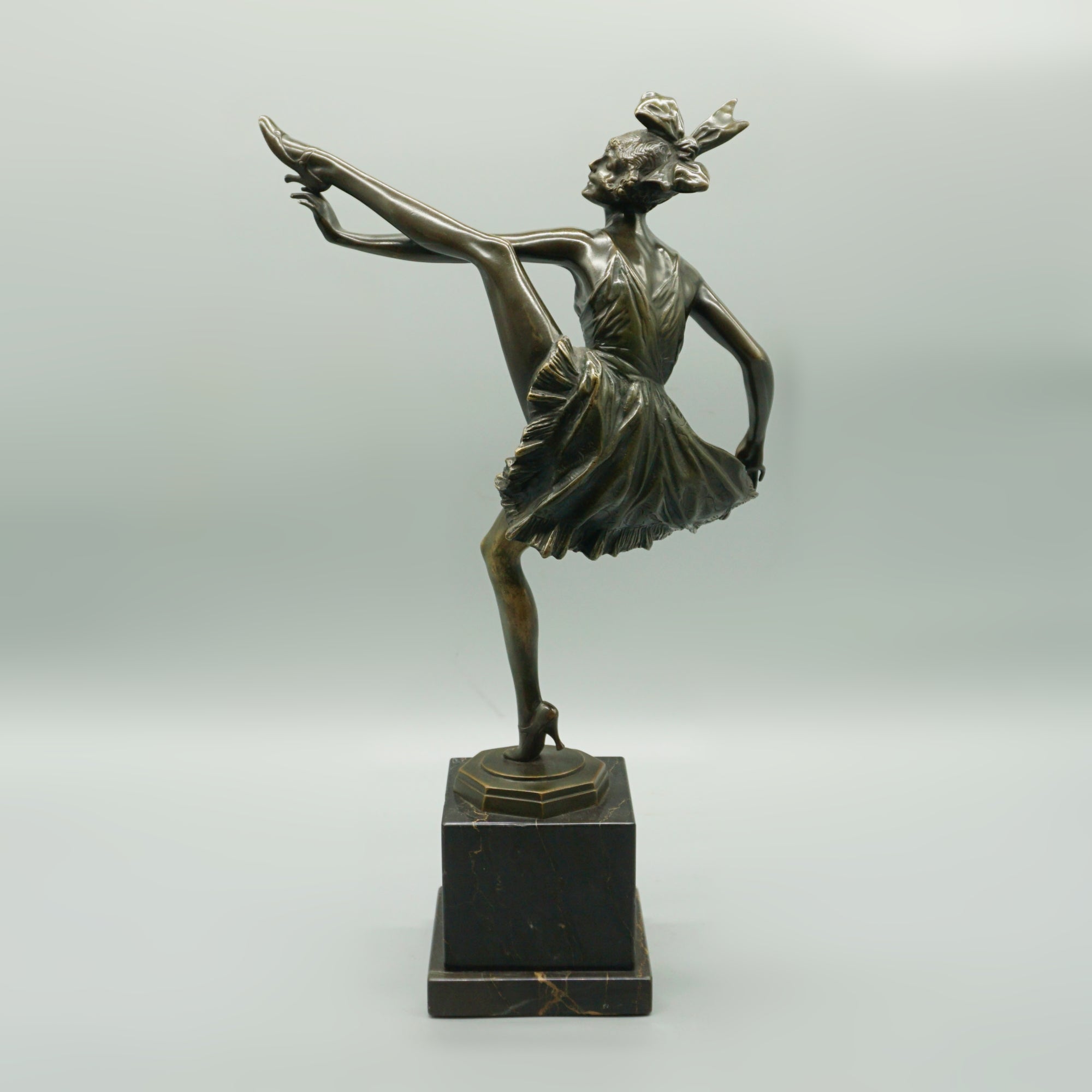 'High Kick' Art Deco Bronze Sculpture by Bruno Zach - Jeroen Markies Art Deco