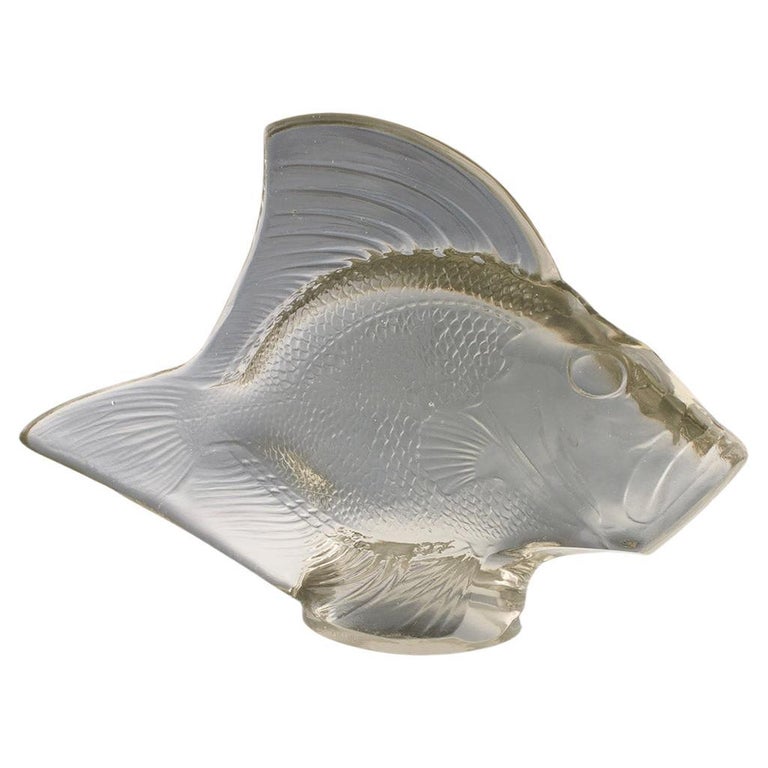 A large decorative fish by René Lalique - Jeroen Markies Art Deco