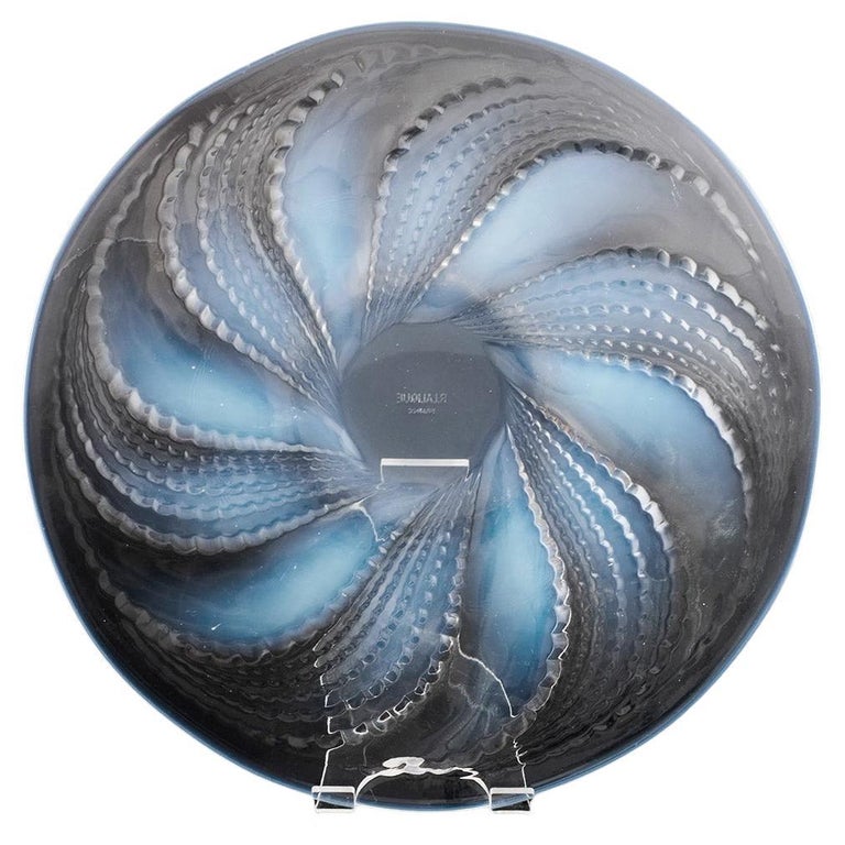 'Fleurons no.2' Opalescent Glass Plate by Rene Lalique - Jeroen Markies Art Deco