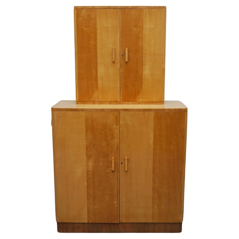 An Art Deco cocktail cabinet by Heal's of London. 1930s cocktail bar. Vintage cocktail cabinet. 1930s, satinwood. - Jeroen Markies Art Deco