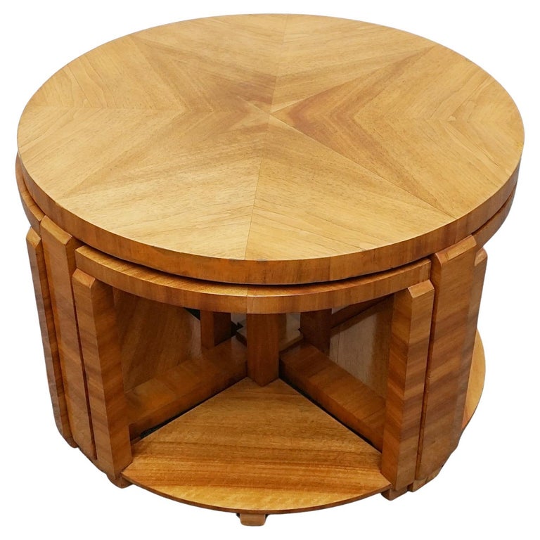 An Art Deco Figured Walnut Nest of Tables, 1930s Side Table, coffee table with four separate tables - Jeroen Markies Art Deco