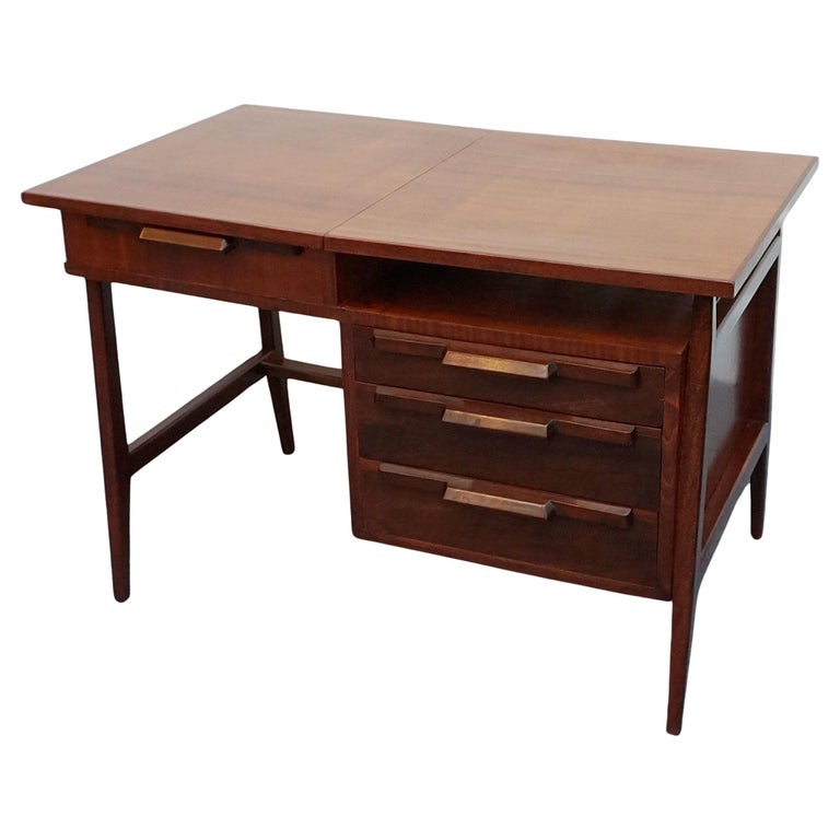 Mid-Century writing Desk Attributed to Gio Ponti. Mahogany and beech wood desk. Mid-Century Italian Design - Jeroen Markies Art Deco