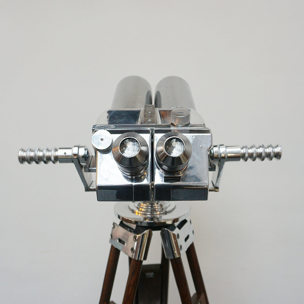 10X80 chrome marine binoculars by Leica. Set over a later extending wood and chromed metal stand with angular chromed feet. Mid Century Naval Equipment. War ship accessory . WW2 Binoculars - Jeroen Markies Art Deco 