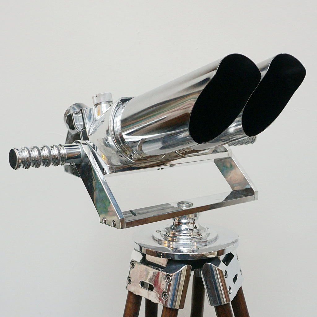 10X80 chrome marine binoculars by Leica. Set over a later extending wood and chromed metal stand with angular chromed feet. Mid Century Naval Equipment. War ship accessory . WW2 Binoculars - Jeroen Markies Art Deco 