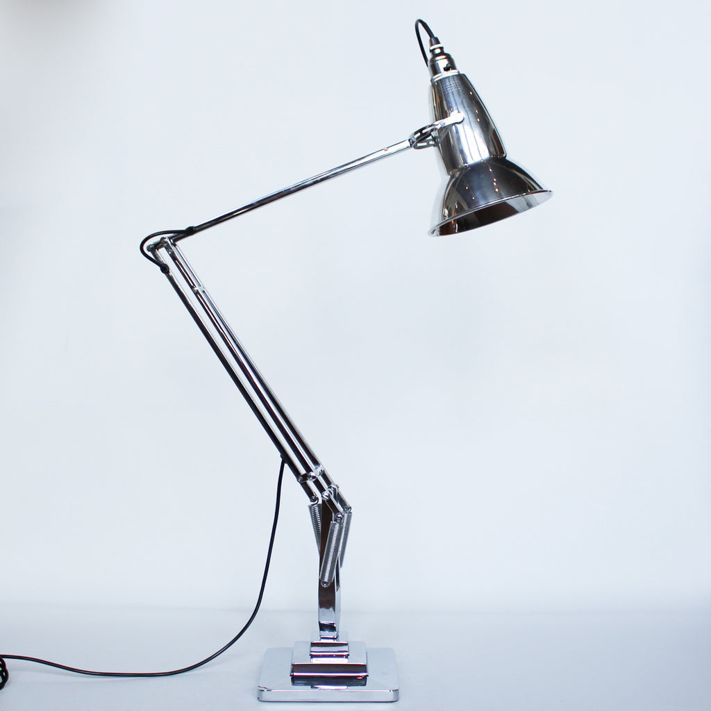 Herbert Terry & Sons three step anglepoise desk lamp at Jeroen Markies