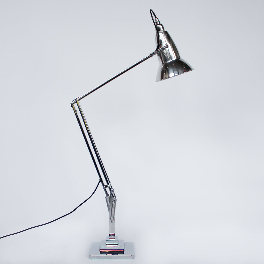 Herbert Terry & Sons three step anglepoise desk lamp at Jeroen Markies
