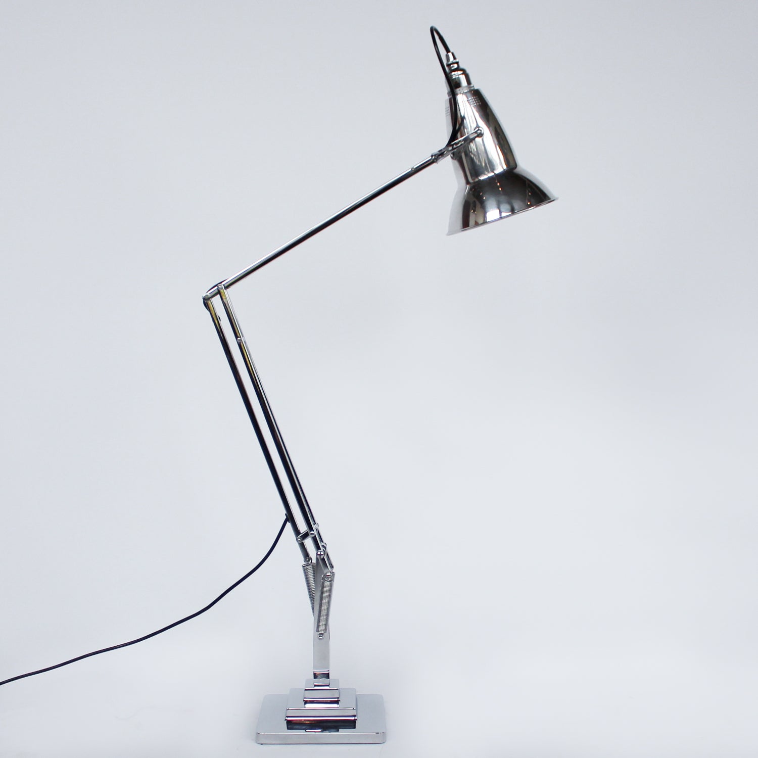 Herbert Terry & Sons three step anglepoise desk lamp at Jeroen Markies