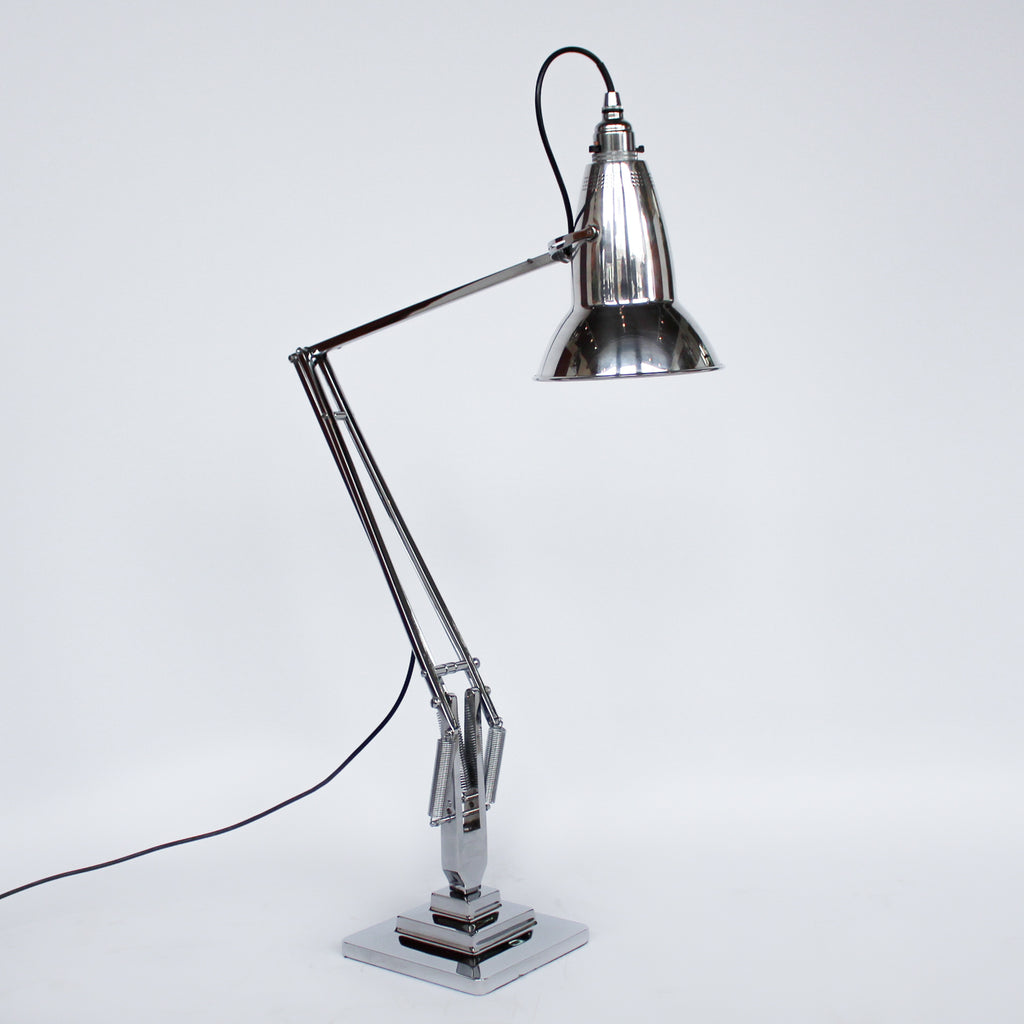 Herbert Terry & Sons three step anglepoise desk lamp at Jeroen Markies