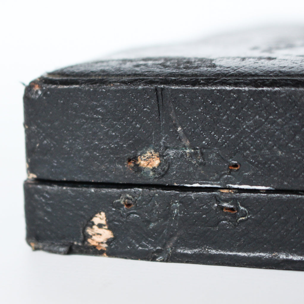 A gilt bronze and onyx in a bird motif, including letter opener and inkwell tray. In fitted presentation case. All signed, "Frecourt". Maurice Frecourt (French 1890) at Jeroen Markies