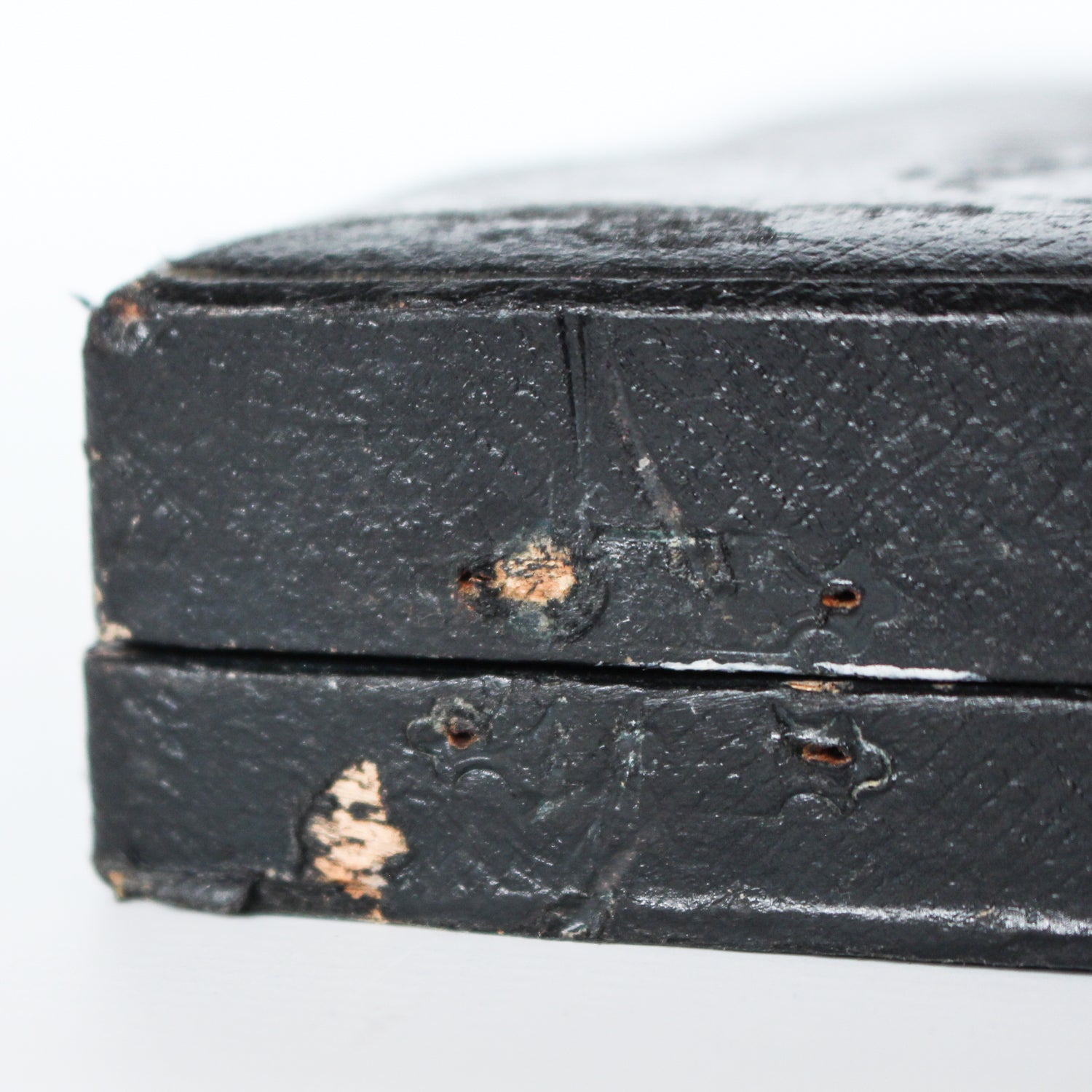 A gilt bronze and onyx in a bird motif, including letter opener and inkwell tray. In fitted presentation case. All signed, "Frecourt". Maurice Frecourt (French 1890) at Jeroen Markies