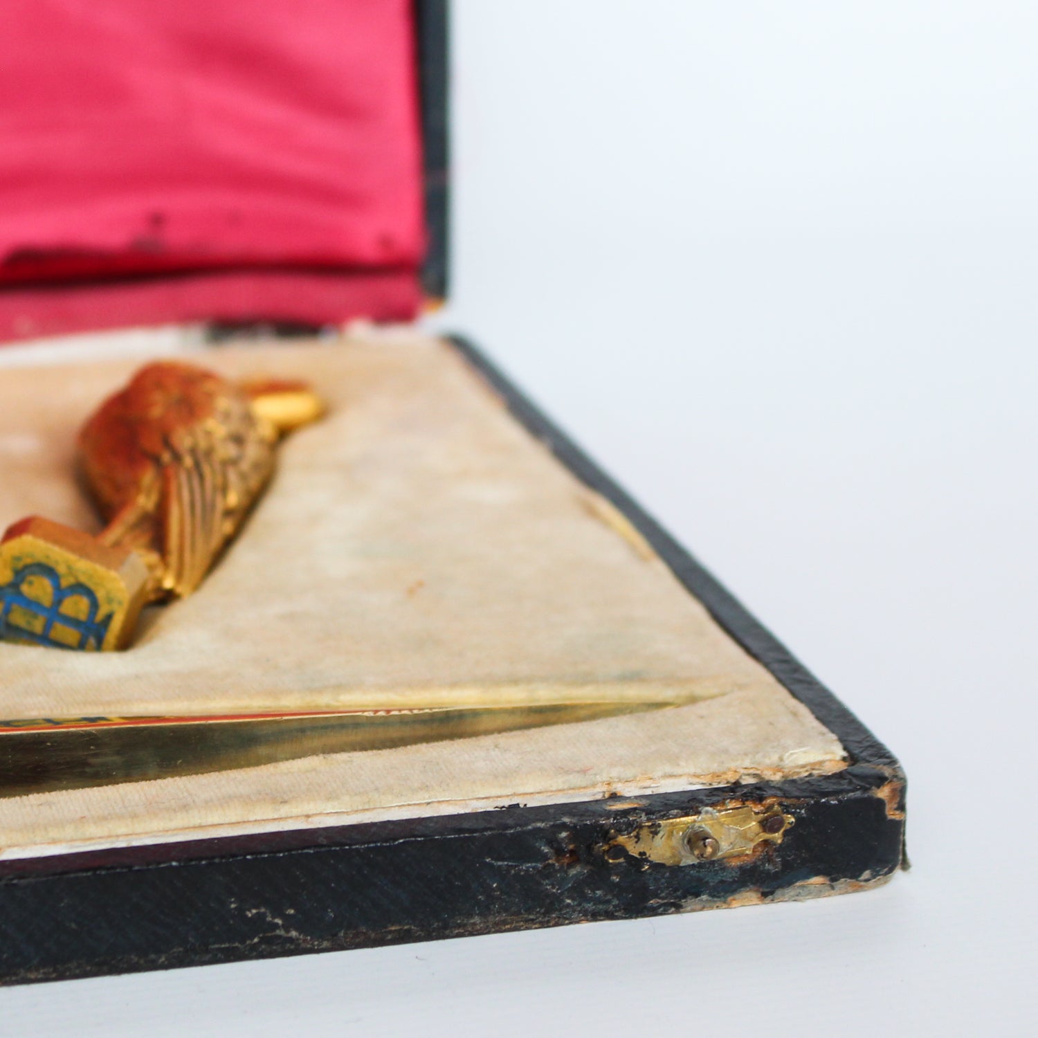 A gilt bronze and onyx in a bird motif, including letter opener and inkwell tray. In fitted presentation case. All signed, "Frecourt". Maurice Frecourt (French 1890) at Jeroen Markies