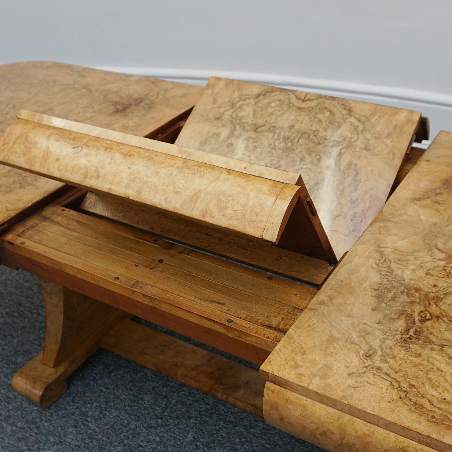 Art Deco Eight Seater Dining Suite by Harry & Lou Epstein Circa 1935 Burr Walnut and Leather - Jeroen Markies Art Deco