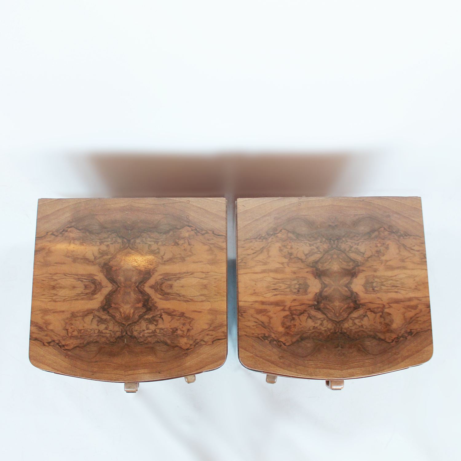 Art Deco bedside cabinet in walnut veneers at Jeroen Markies 