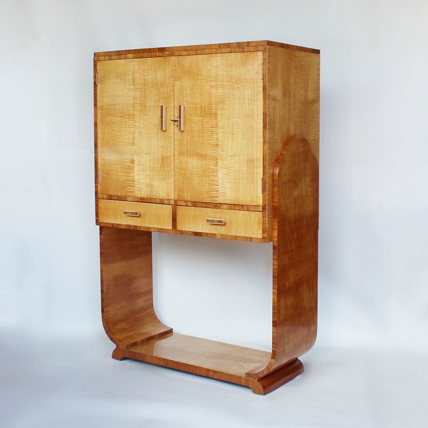 Art Deco cocktail Cabinet bar with u-shaped base at Jeroen Markies