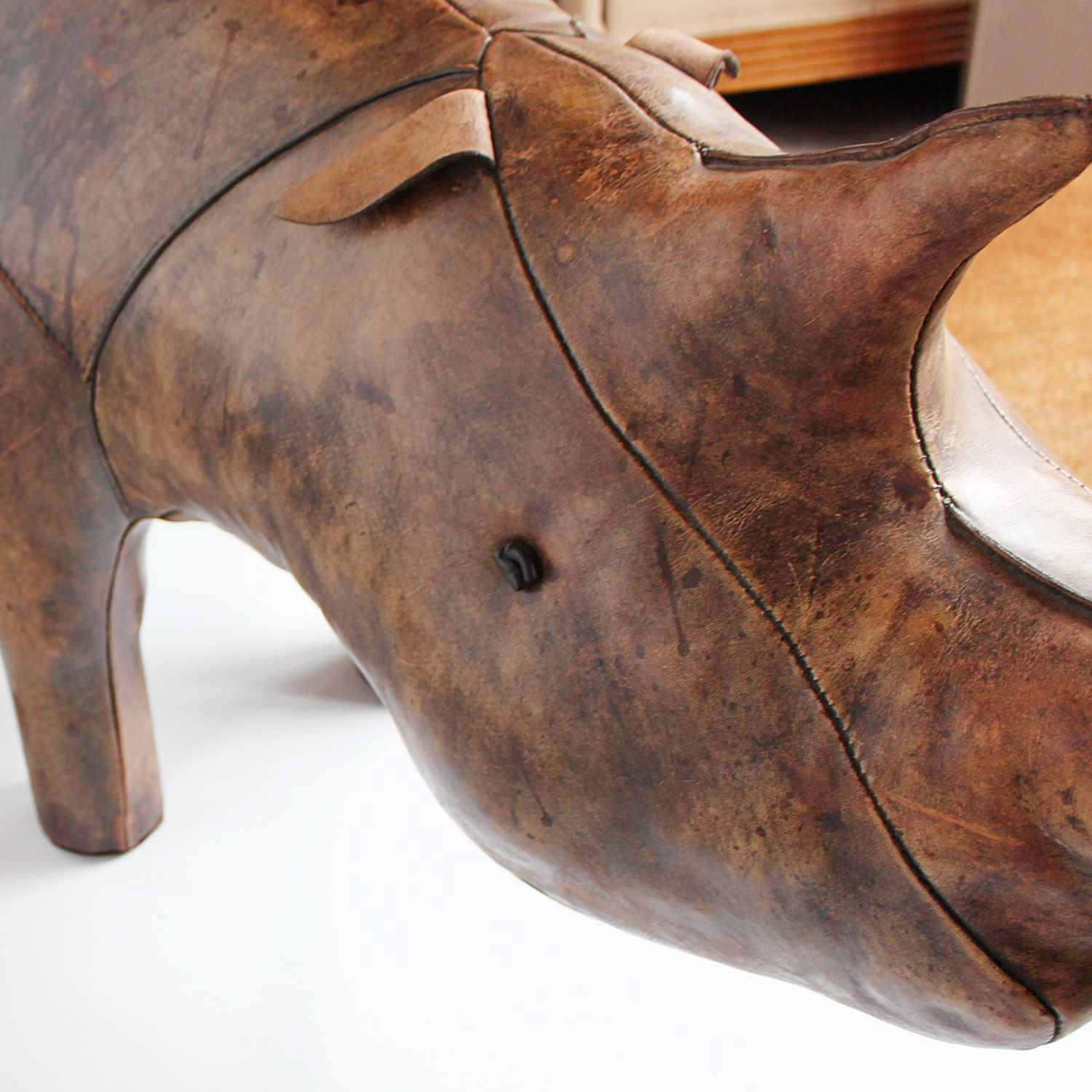 Omersa Leather rhinoceros 