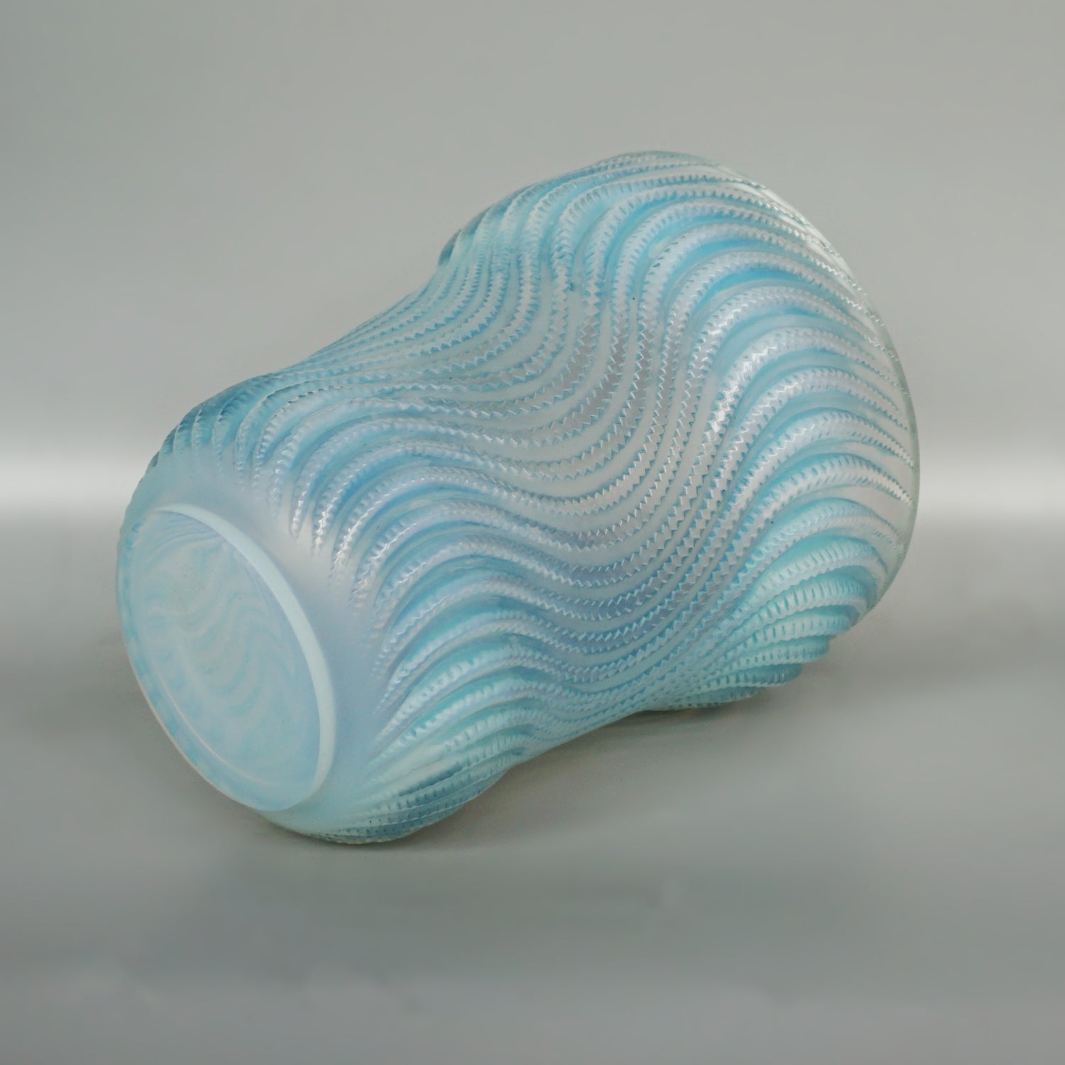Lalique Glass Vase 'Actinia' - René Lalique Glass - Jeroen Markies Art Deco