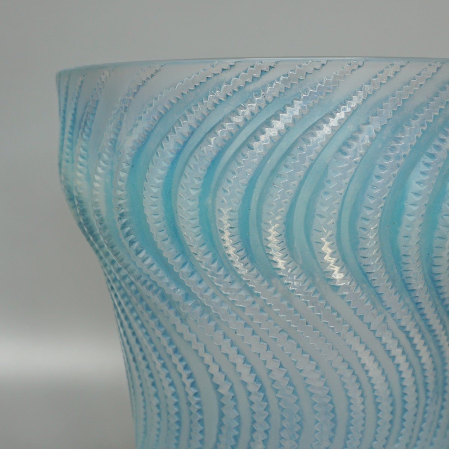 Lalique Glass Vase 'Actinia' - René Lalique Glass - Jeroen Markies Art Deco