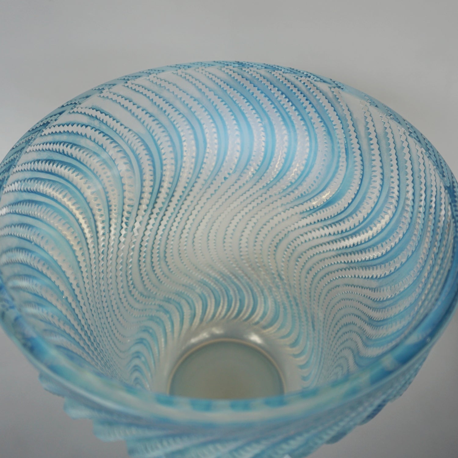 Lalique Glass Vase 'Actinia' - René Lalique Glass - Jeroen Markies Art Deco