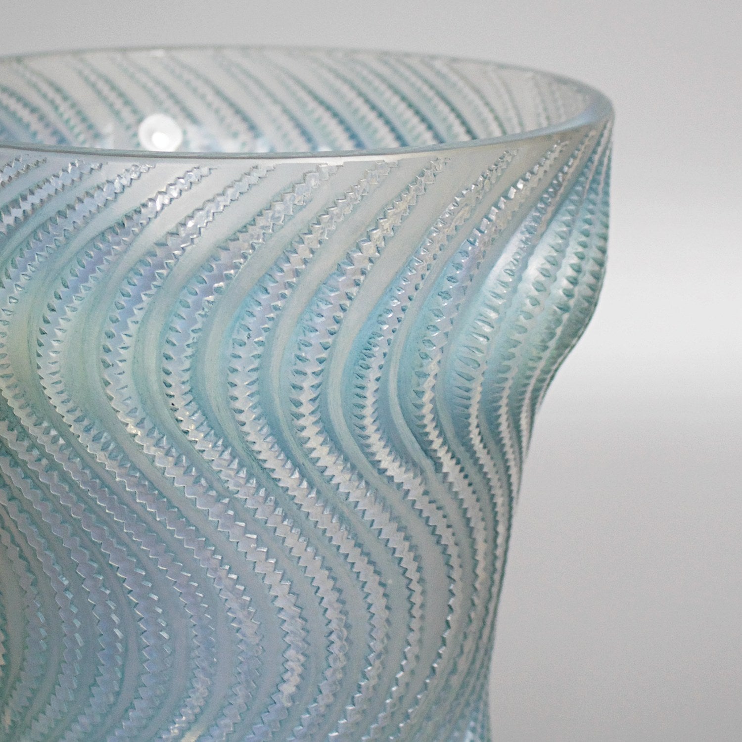René Lalique "Actinia' Opalescent Art Deco Glass Vase - René Lalique Glass -  Jeroen Markies Art Deco
