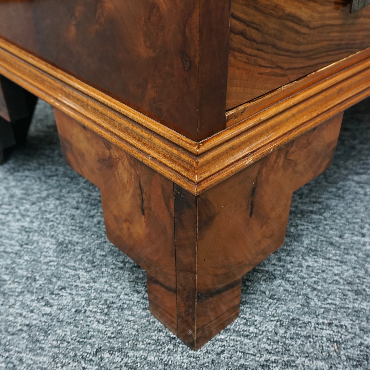 Vintage Furniture - Vintage Art Deco Chest of Drawers - Jeroen Markies Art Deco