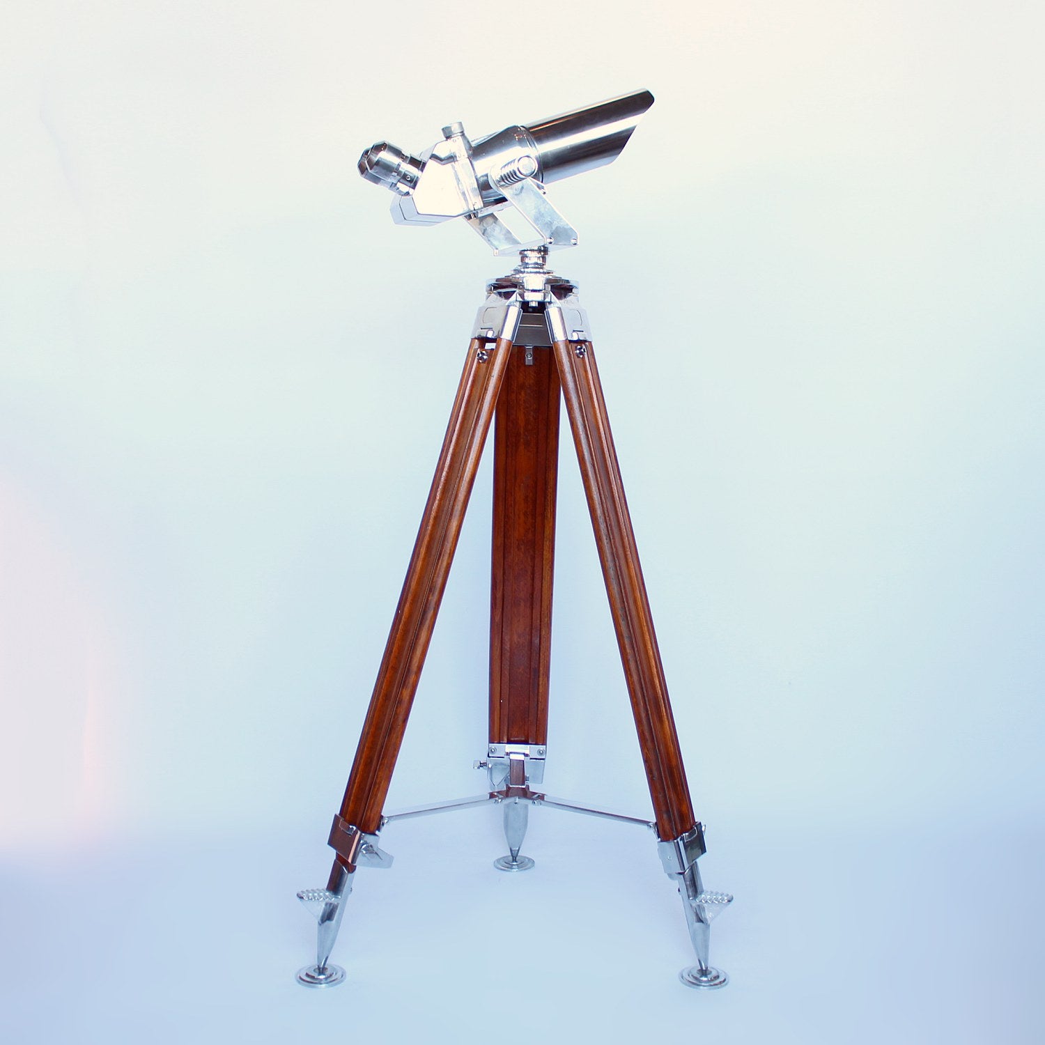 Art Deco 10x80 binoculars set over wood and metal Leica stand circa 1940 at Jeroen Markies 