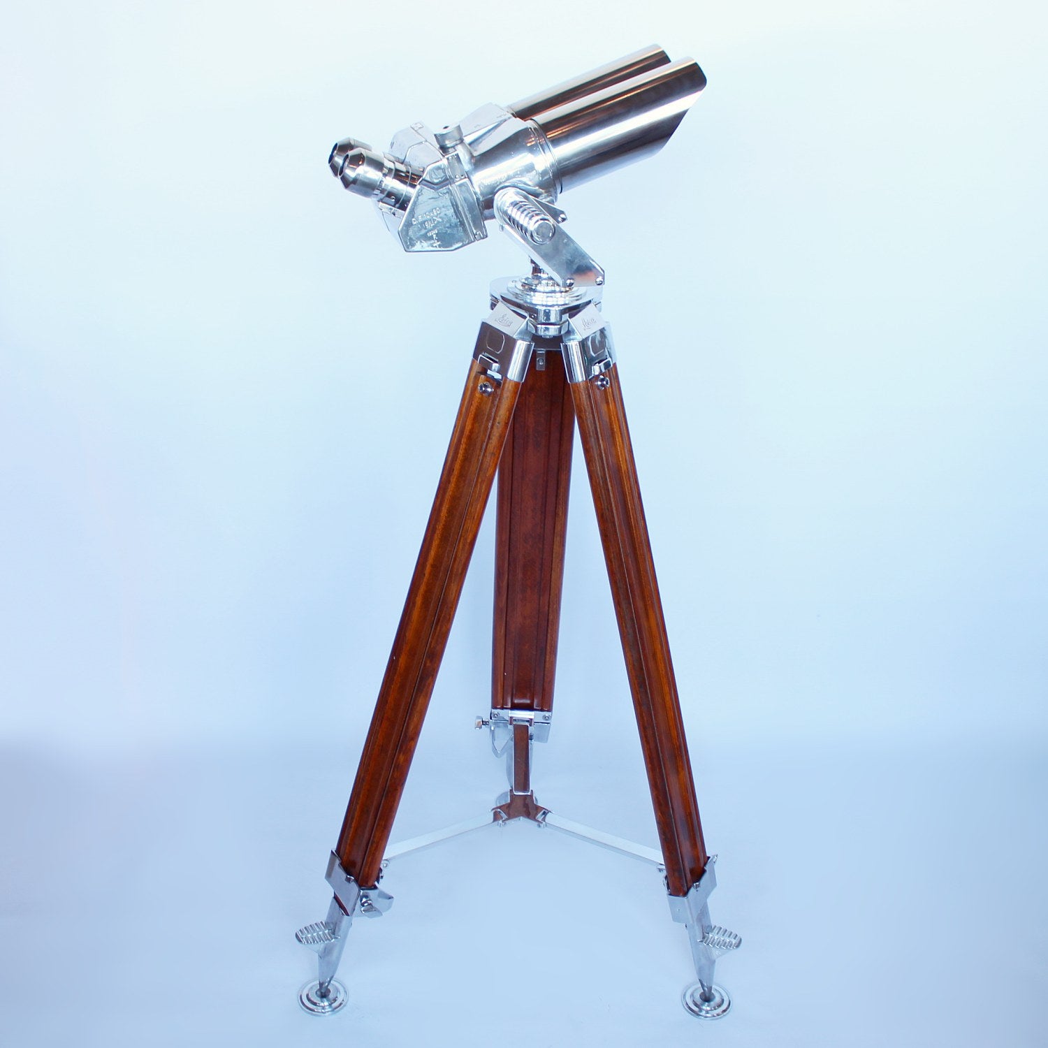 Art Deco 10x80 binoculars set over wood and metal Leica stand circa 1940 at Jeroen Markies 